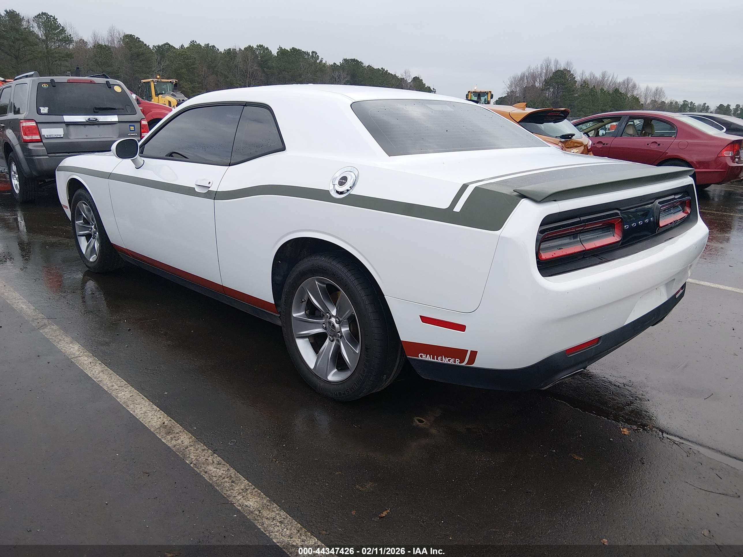 DODGE CHALLENGER image 3