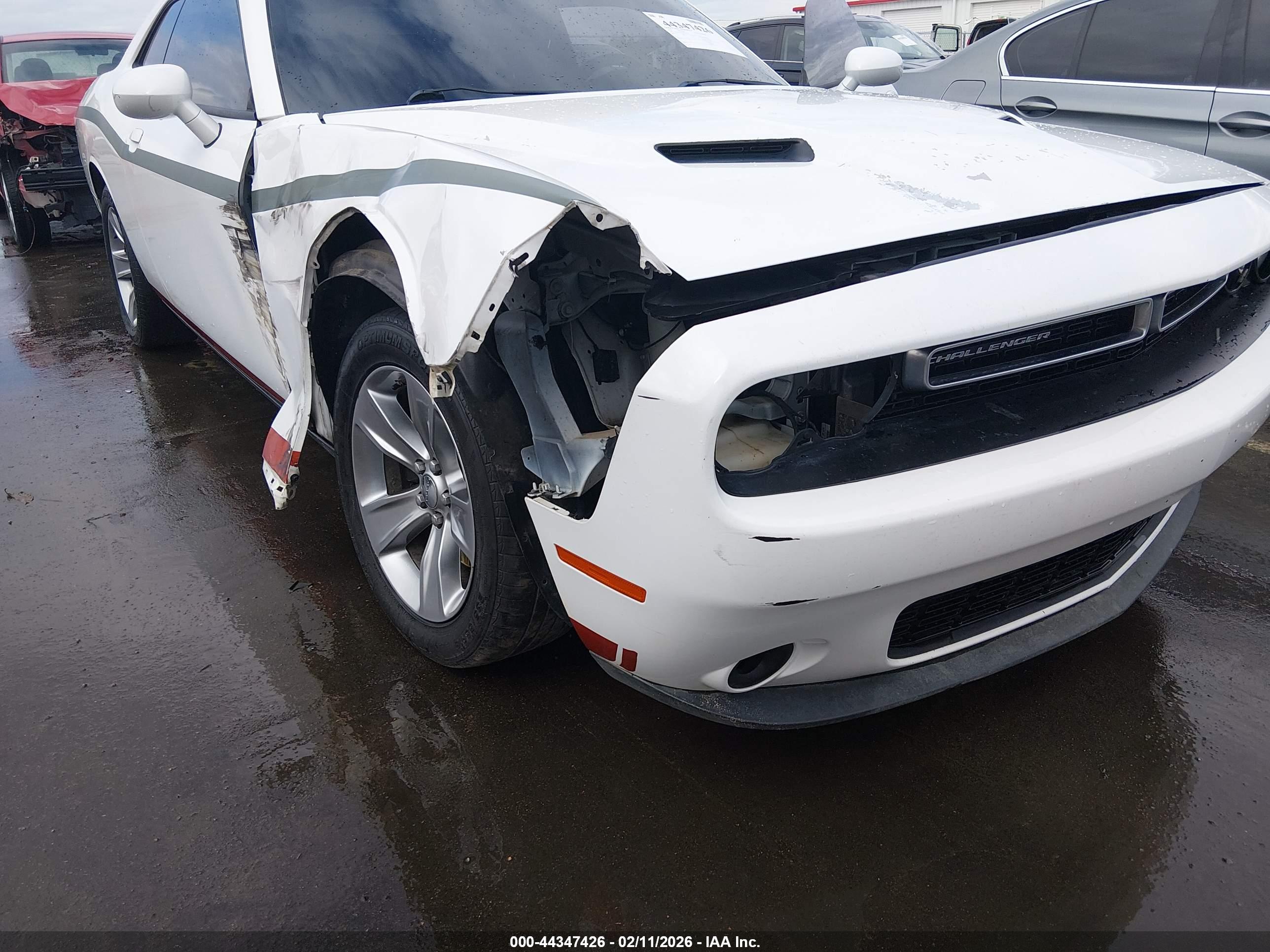 DODGE CHALLENGER image 6