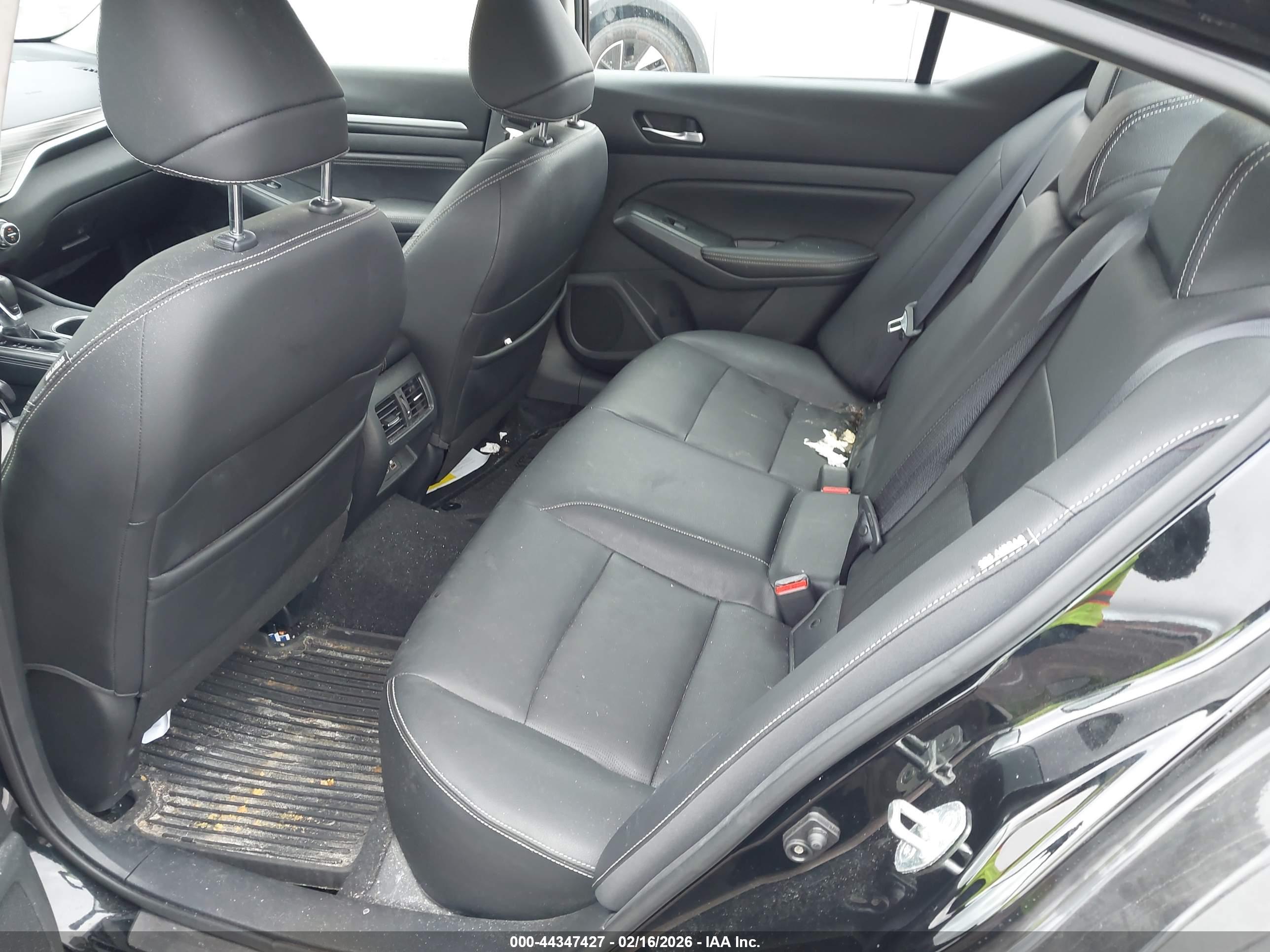 NISSAN ALTIMA image 8