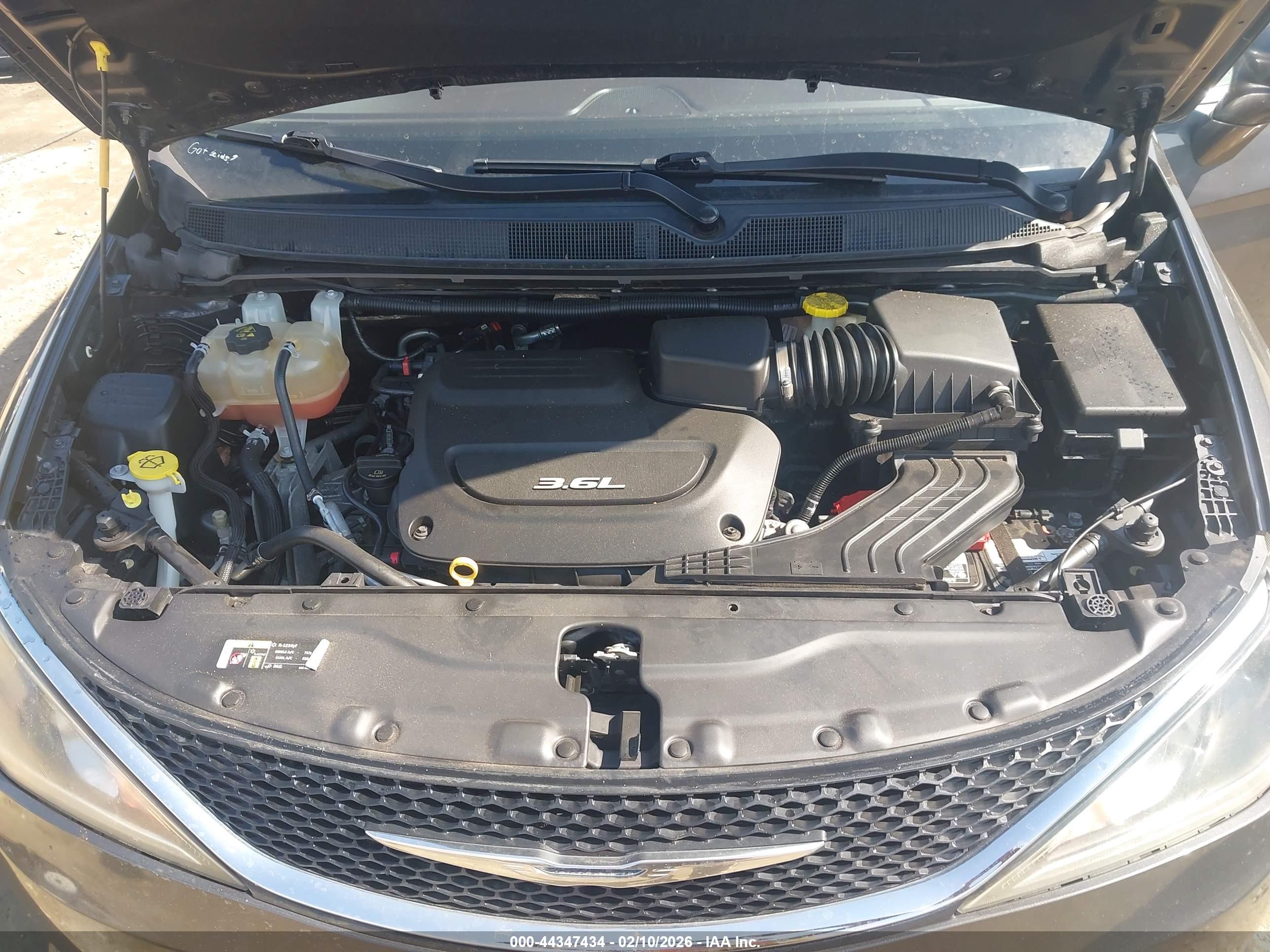 CHRYSLER PACIFICA image 10