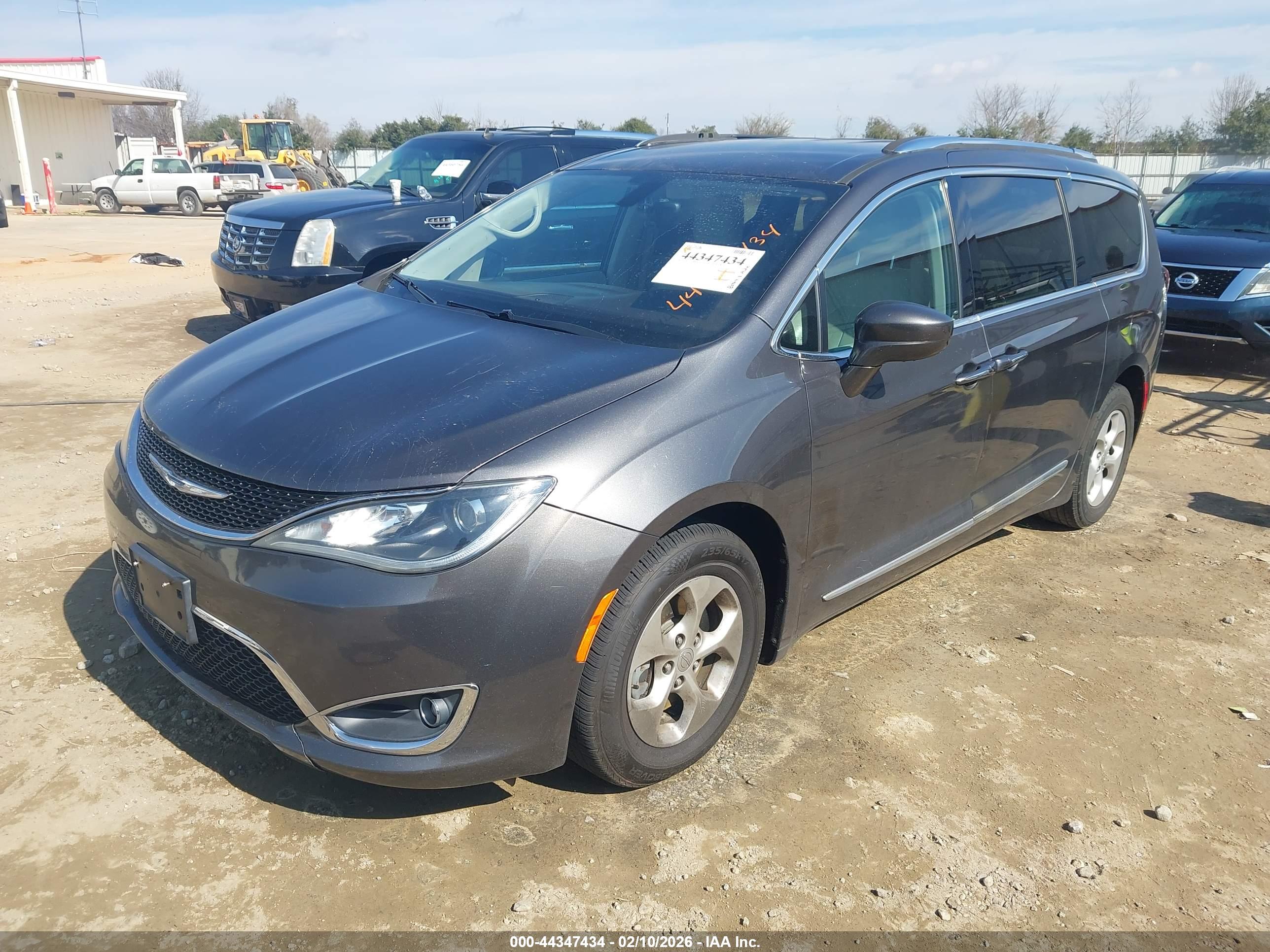 CHRYSLER PACIFICA image 2