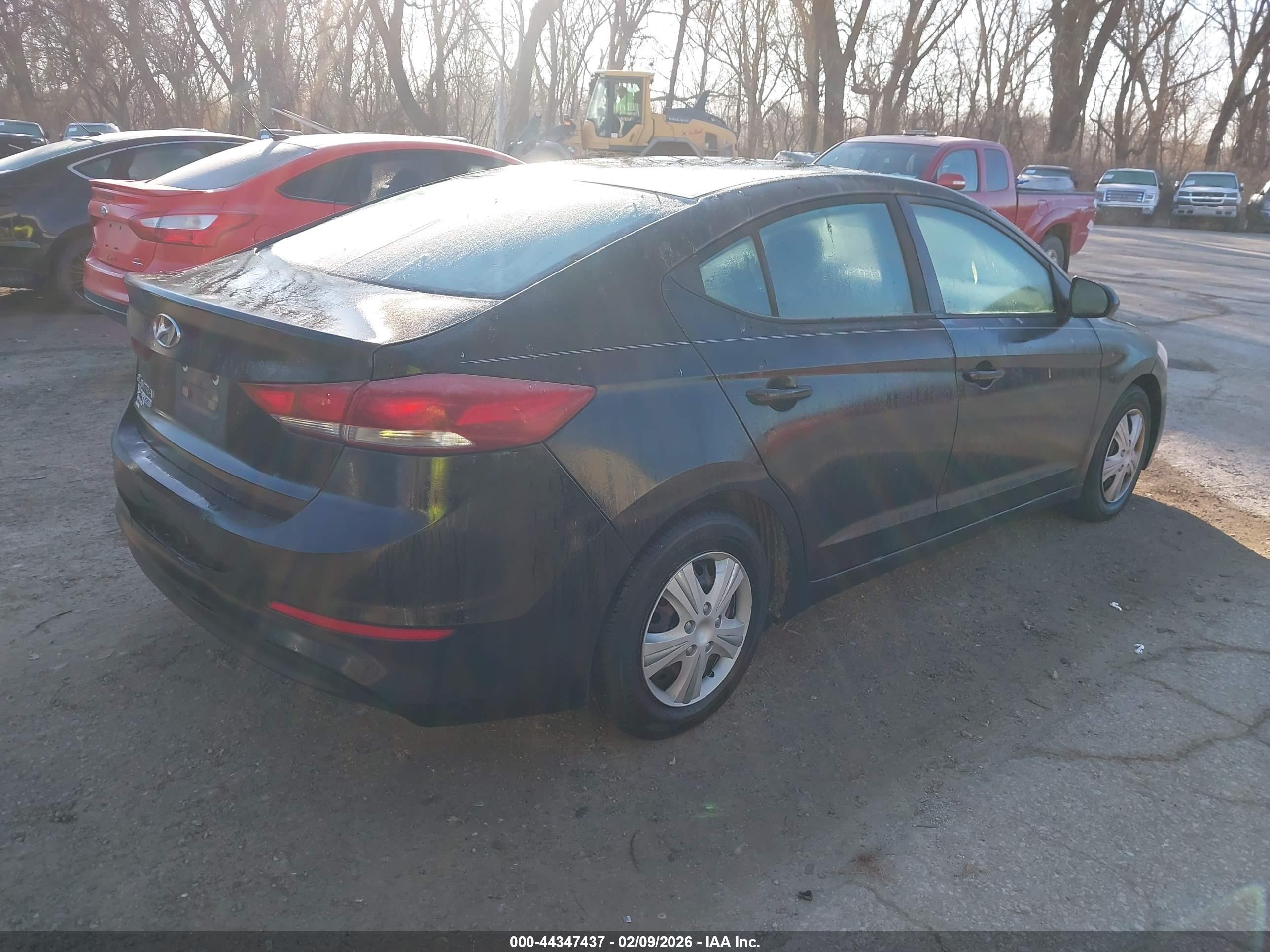 HYUNDAI ELANTRA image 4