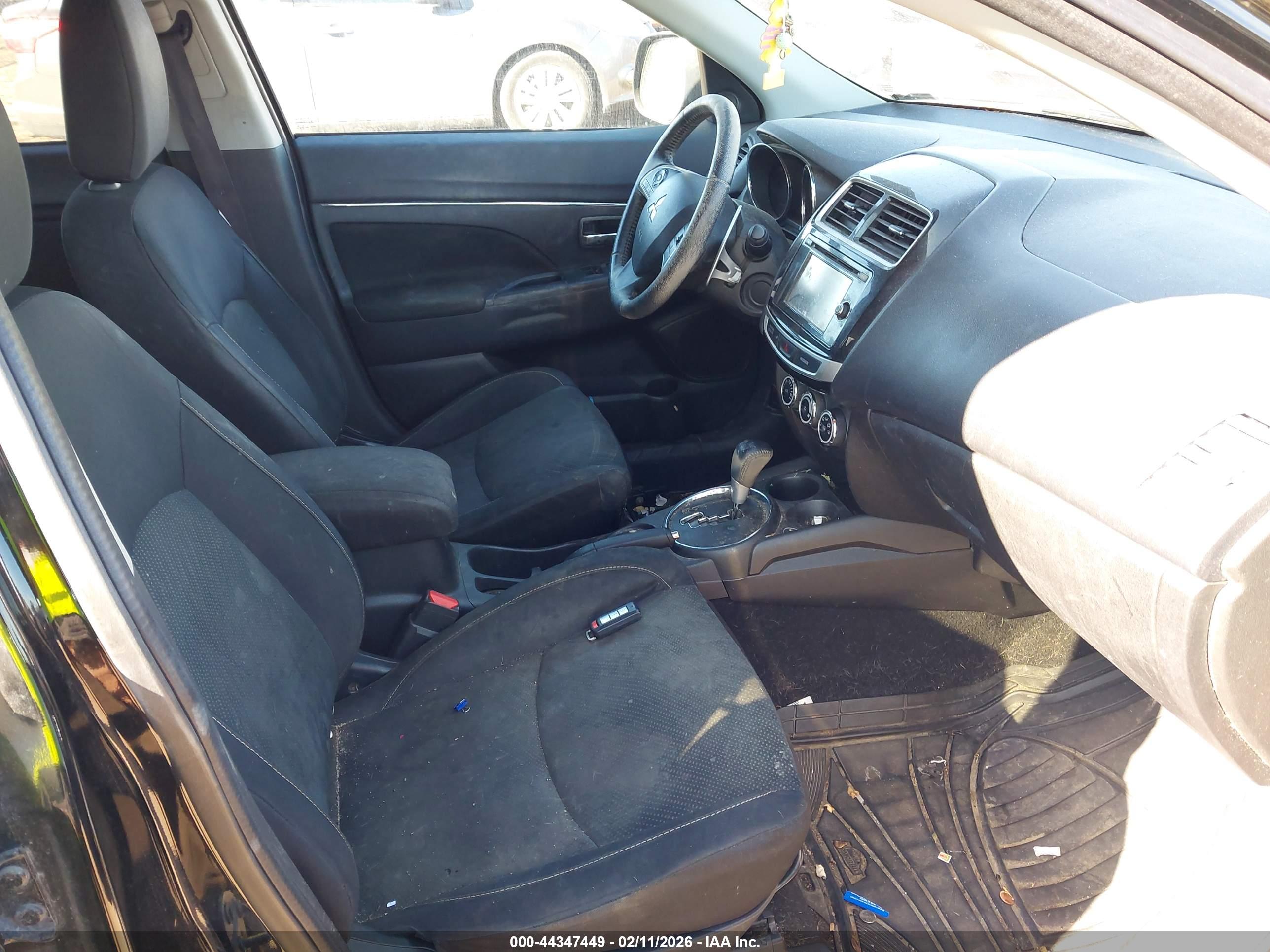 MITSUBISHI OUTLANDER image 5