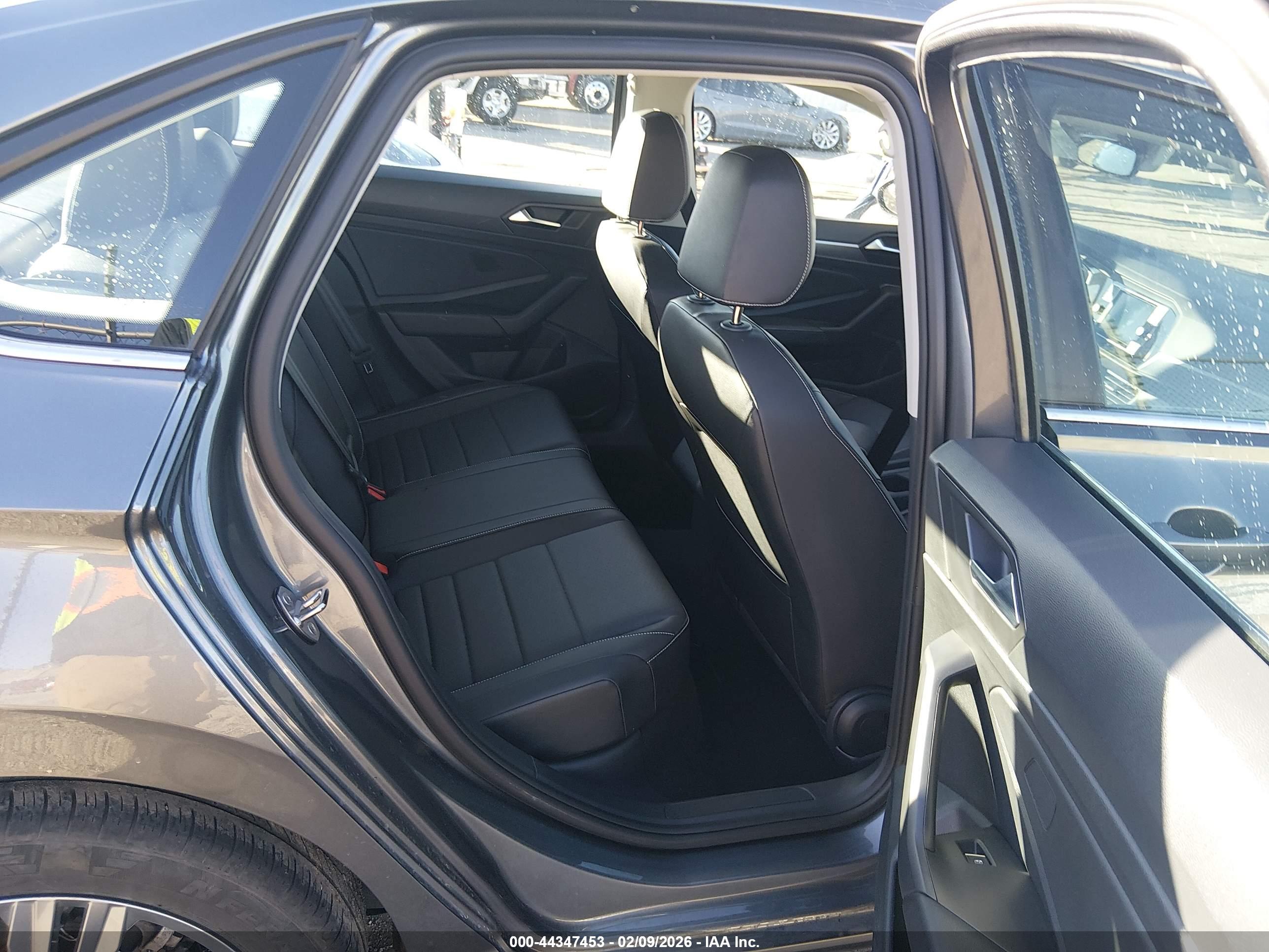 VOLKSWAGEN JETTA image 8