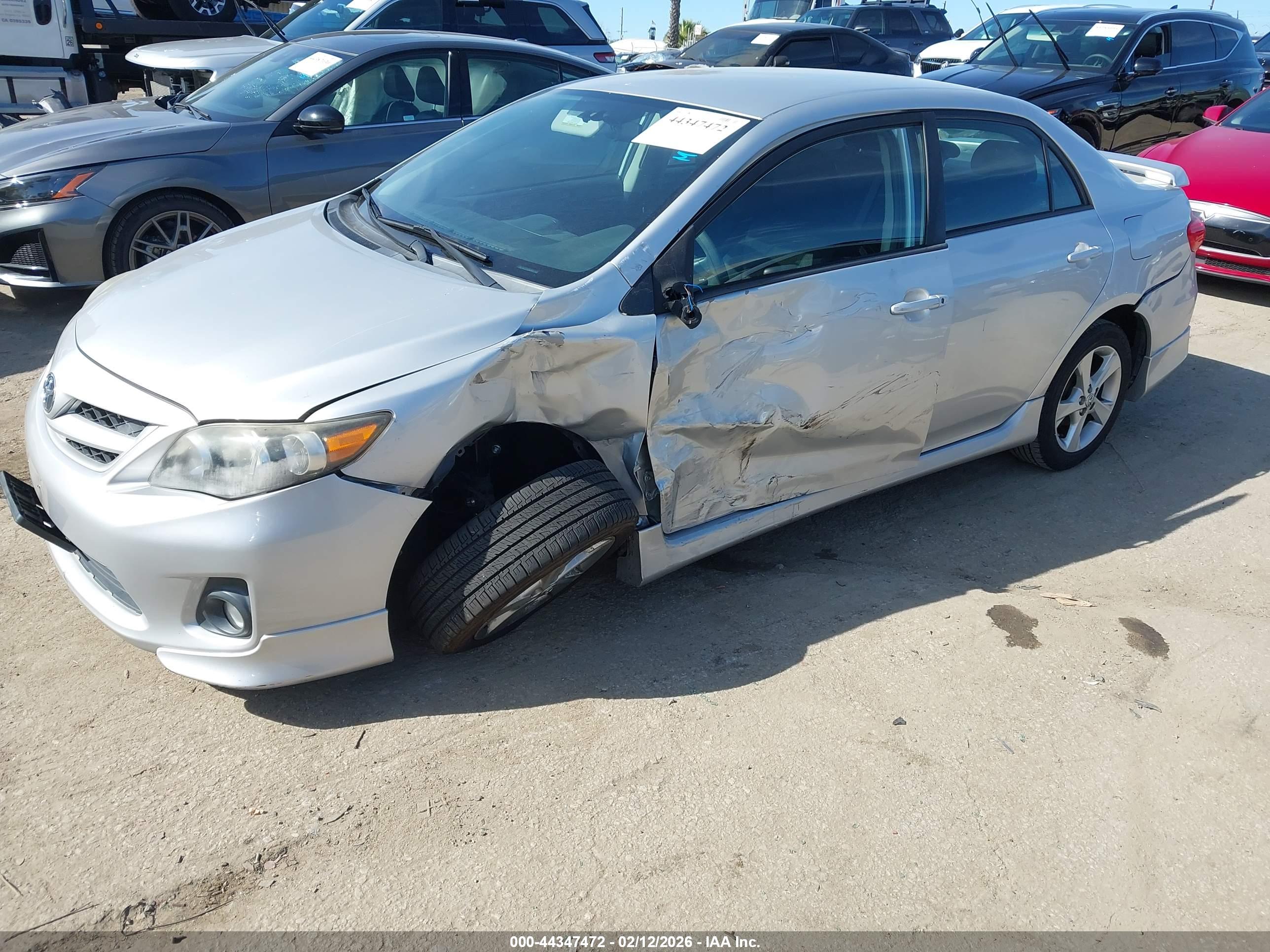 TOYOTA COROLLA image 2