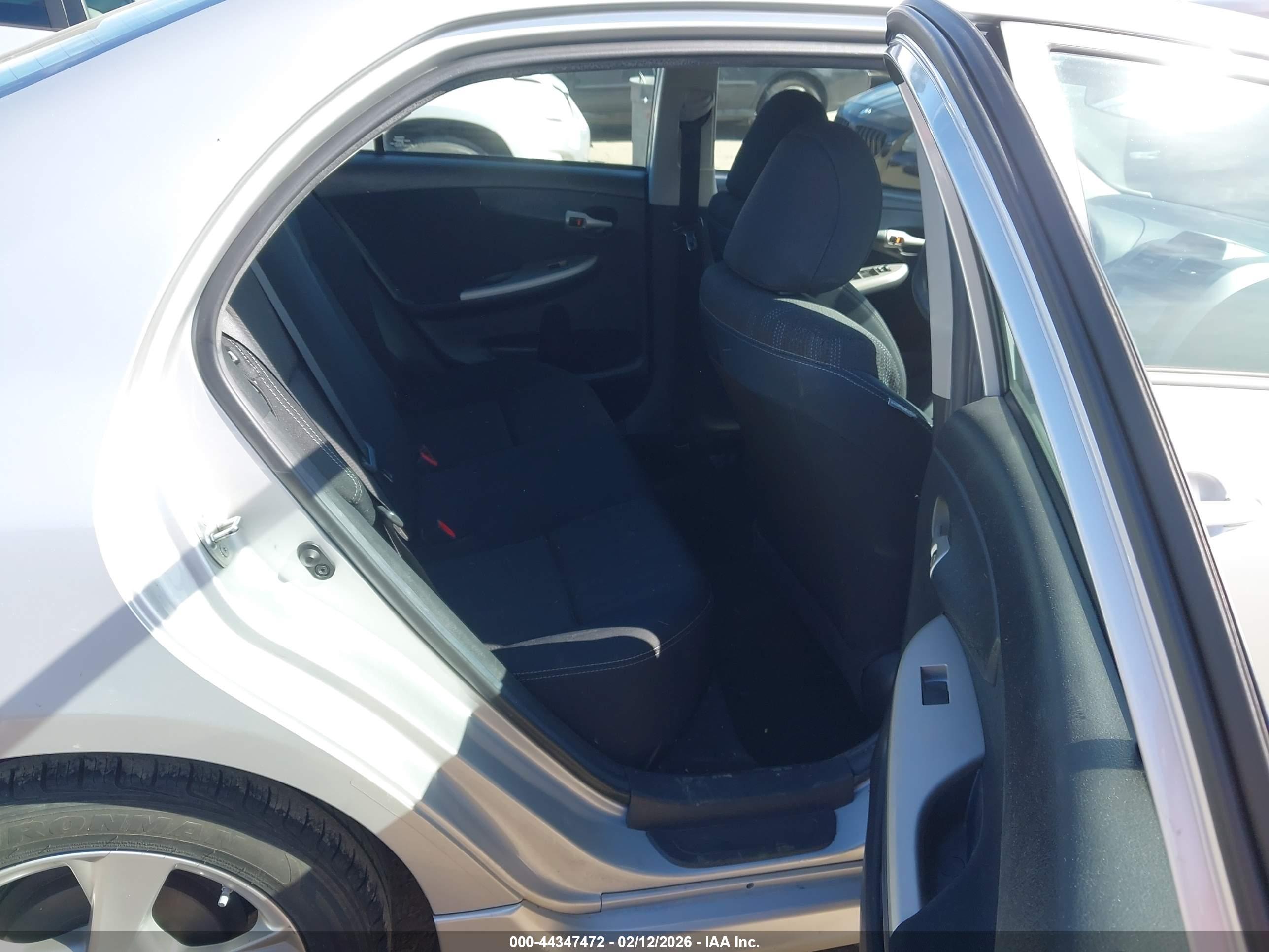 TOYOTA COROLLA image 8