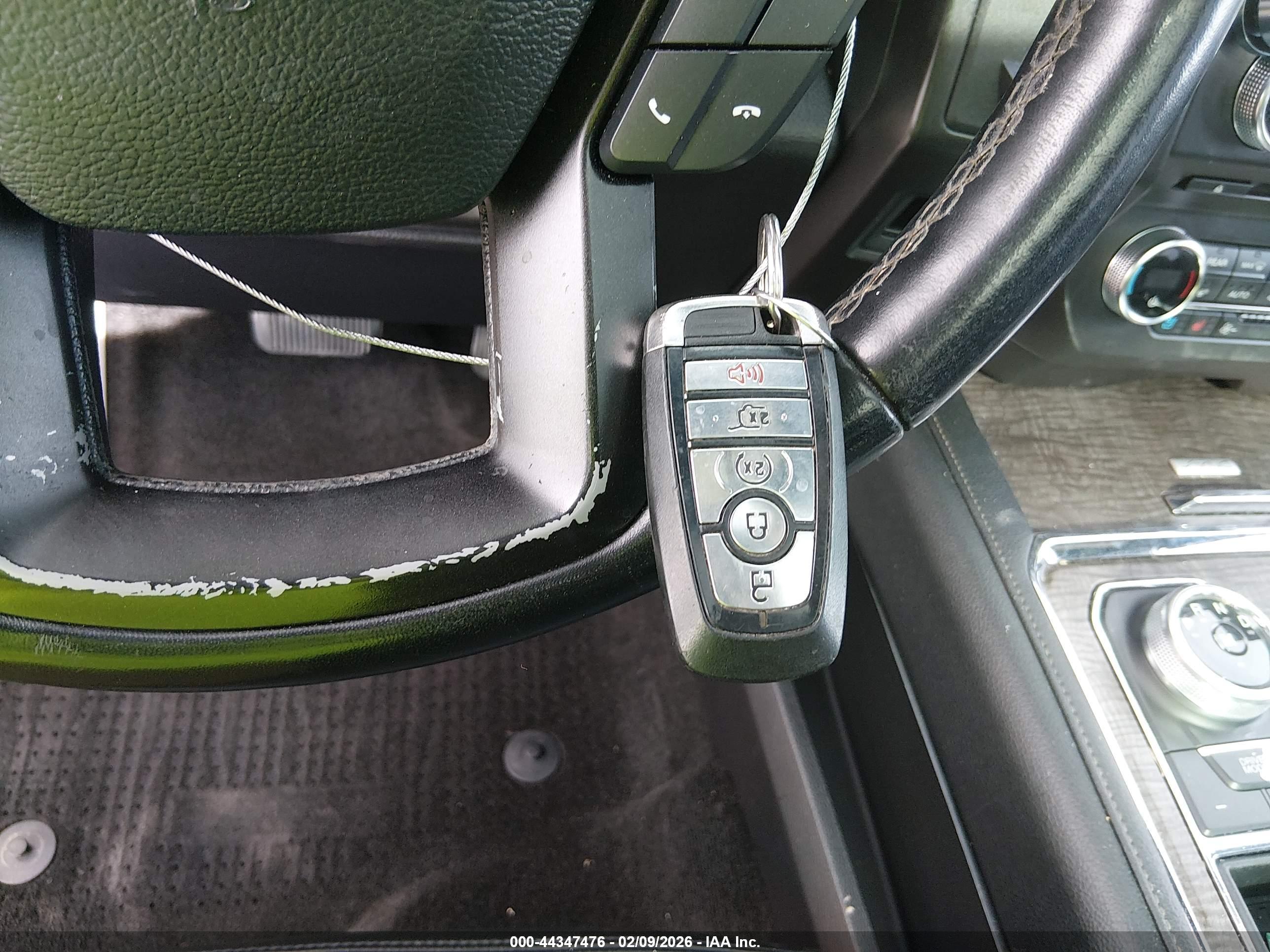 FORD EXPEDITION image 11