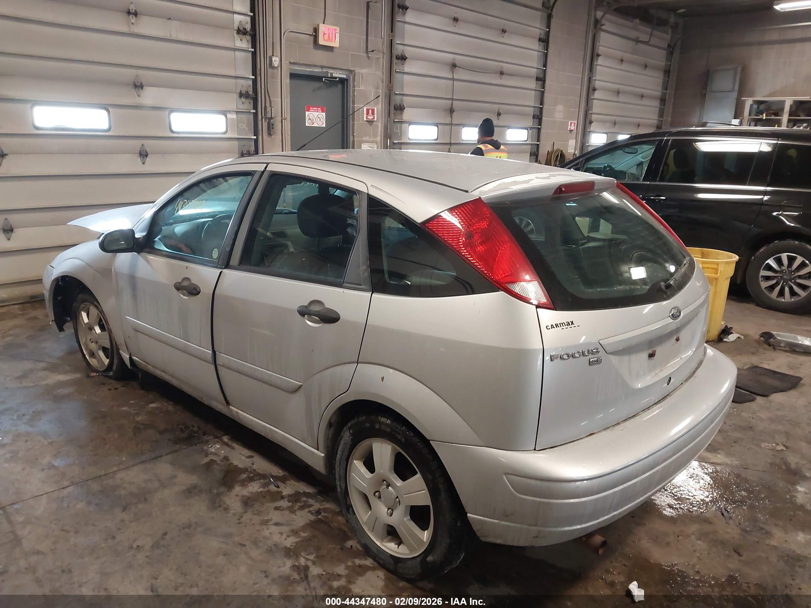 FORD FOCUS image 3