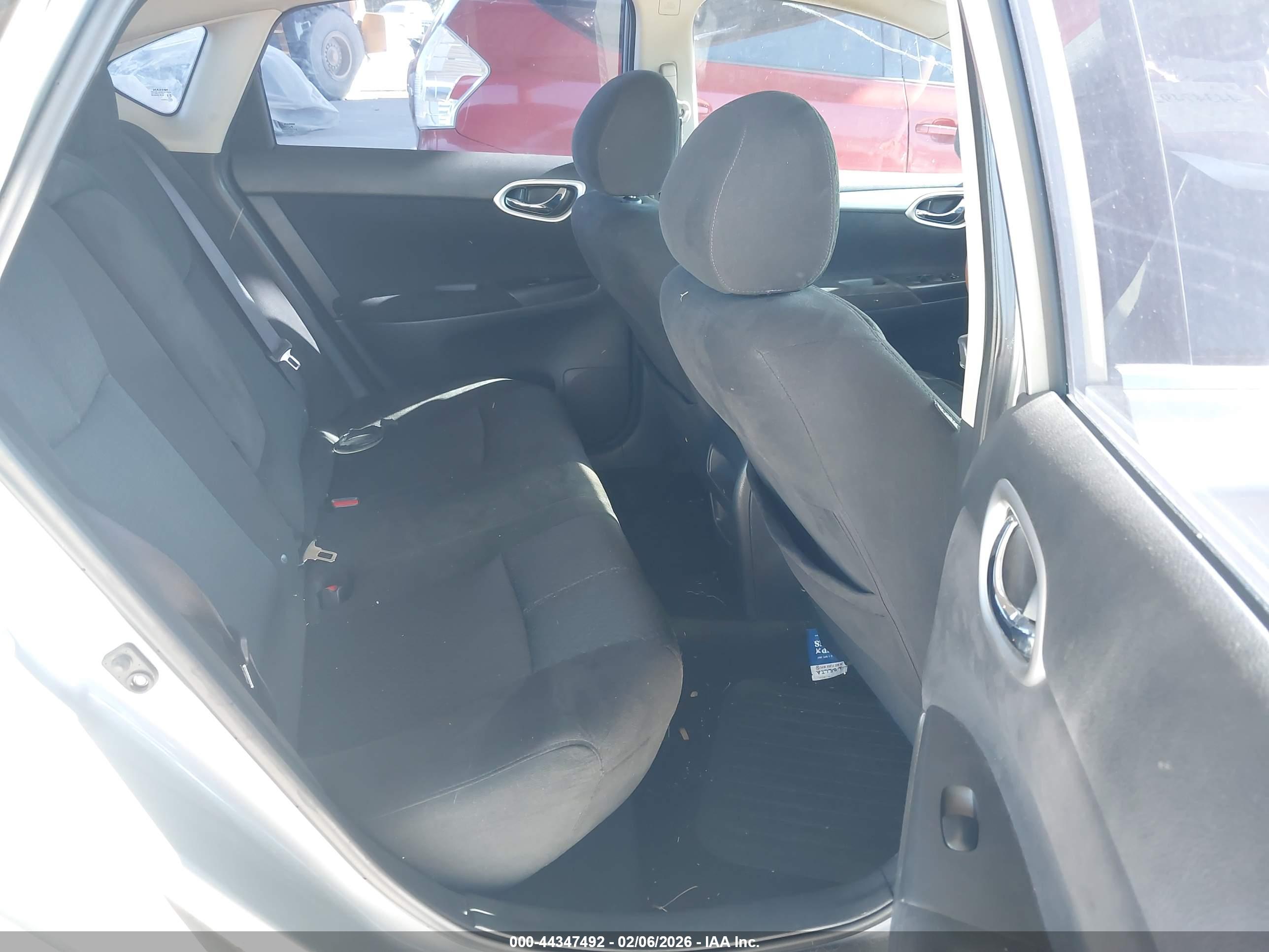 NISSAN SENTRA image 8