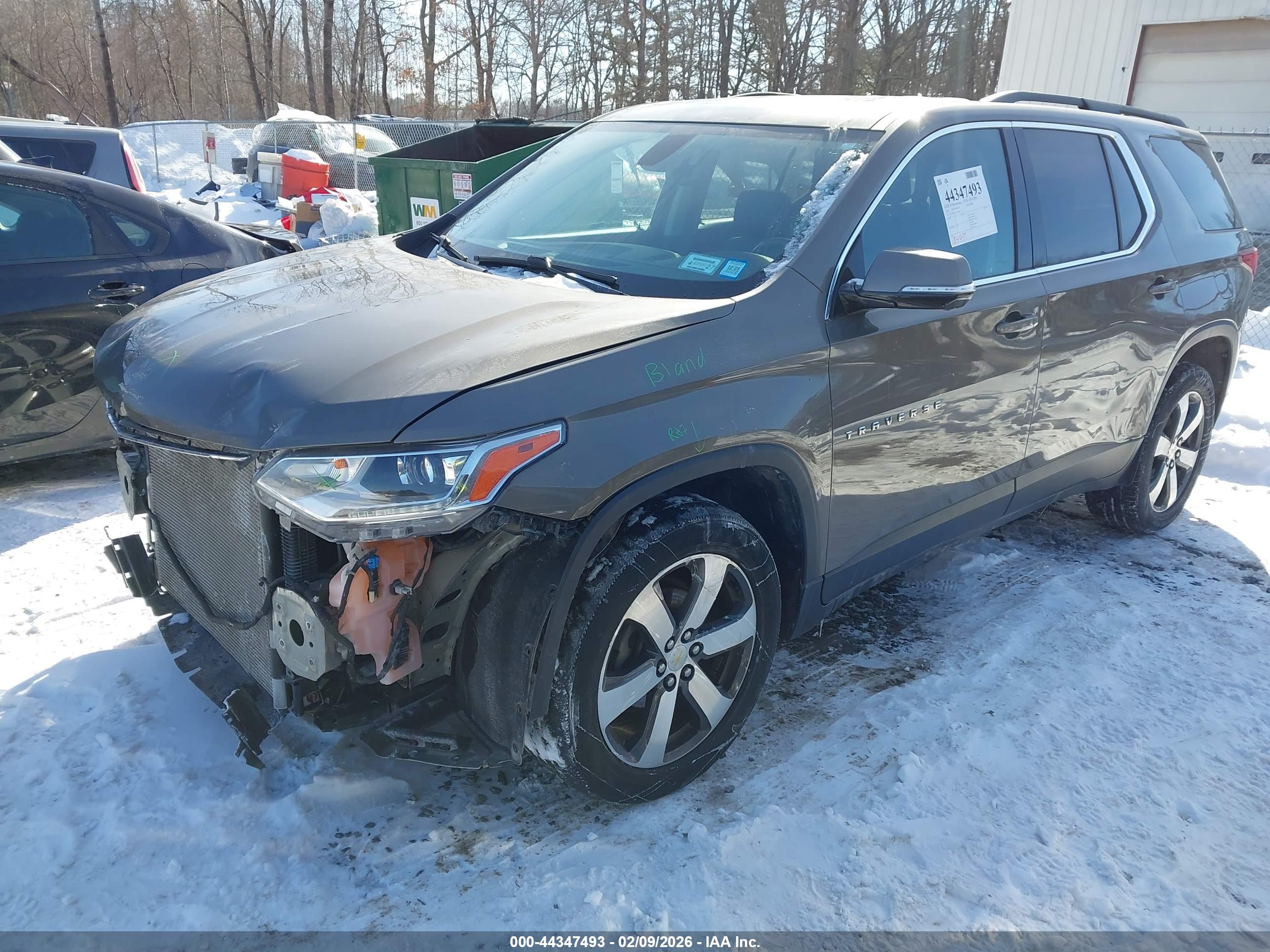 CHEVROLET TRAVERSE image 2