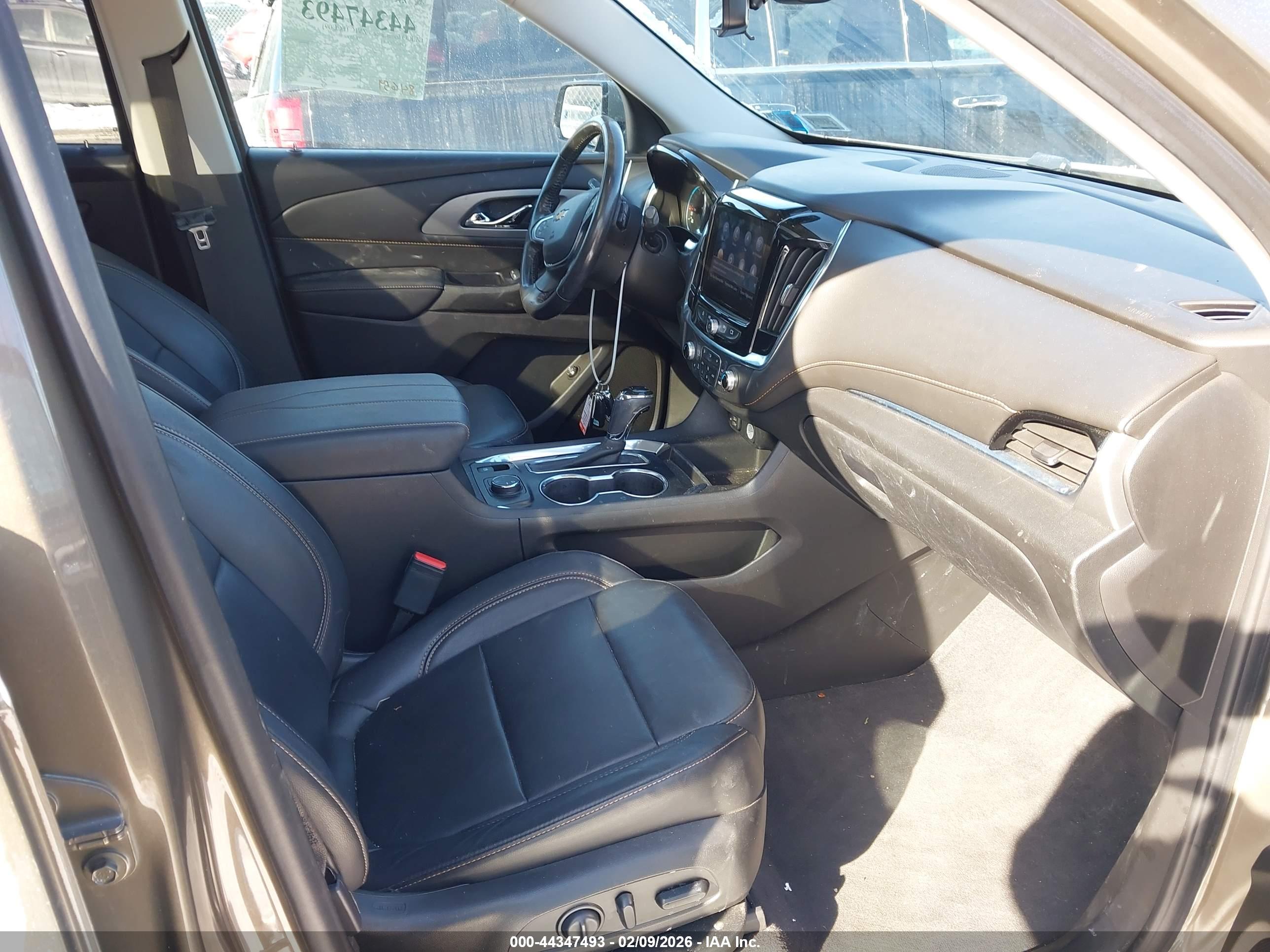 CHEVROLET TRAVERSE image 5