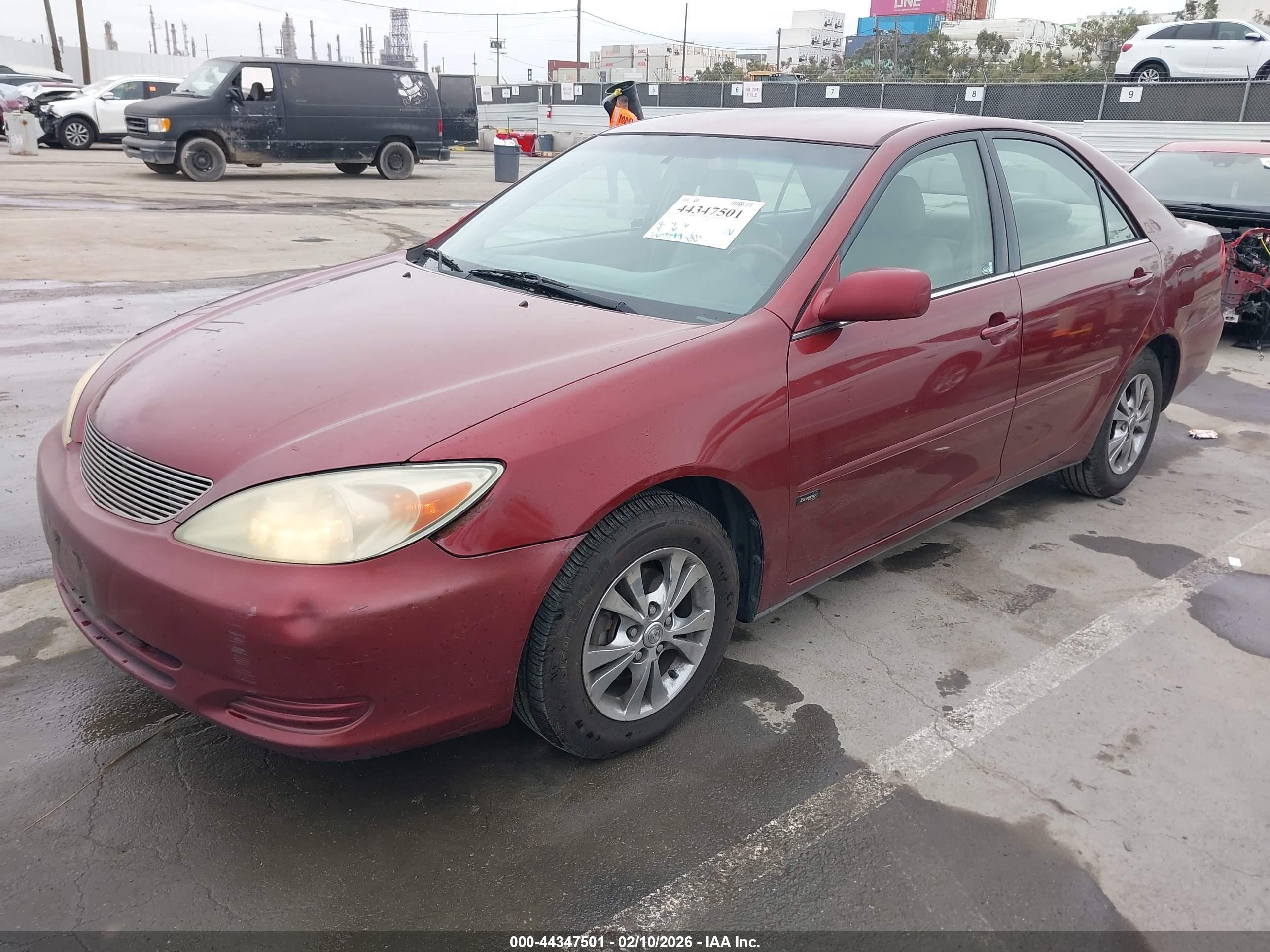 TOYOTA CAMRY image 2