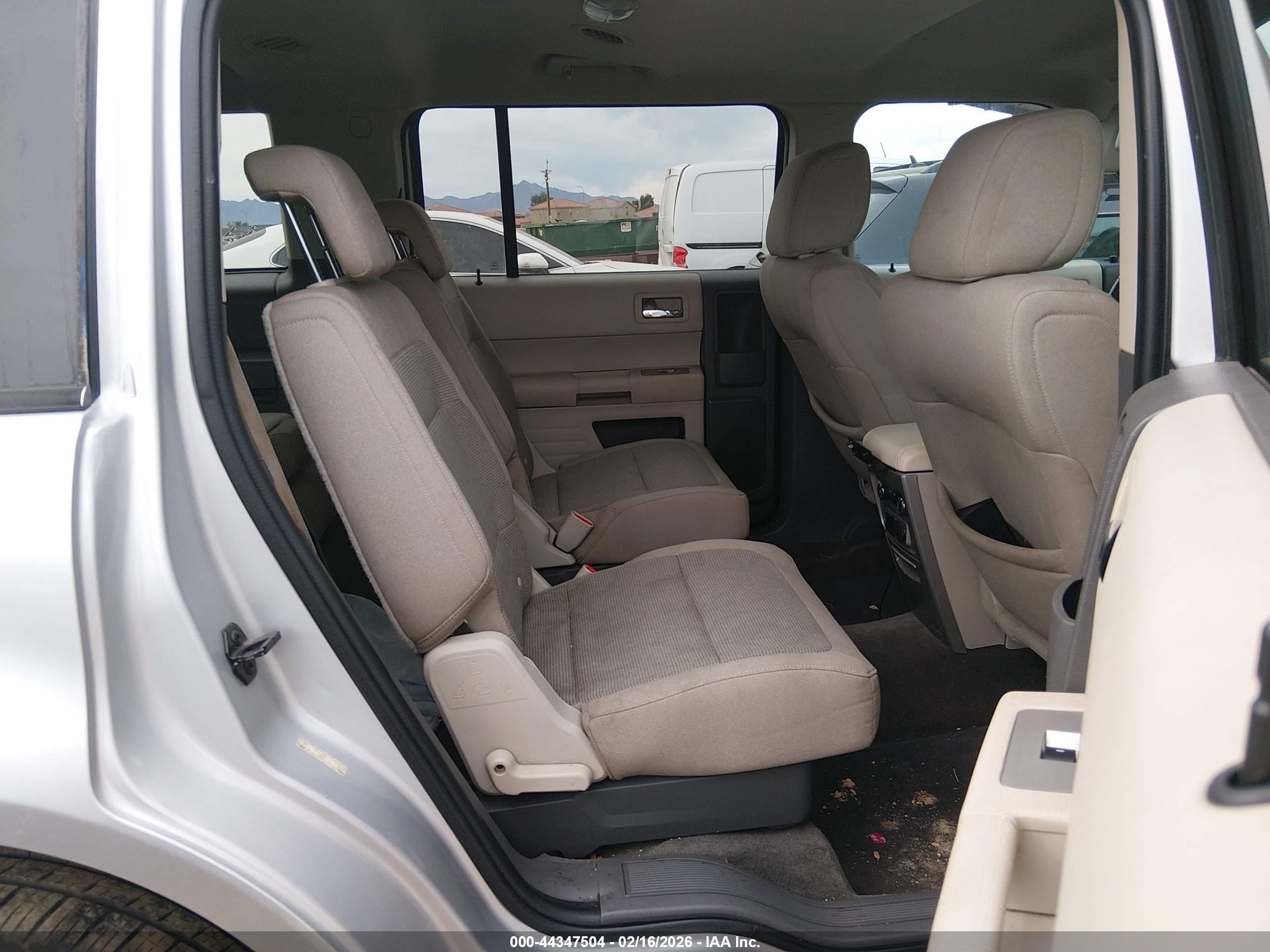 FORD FLEX image 8