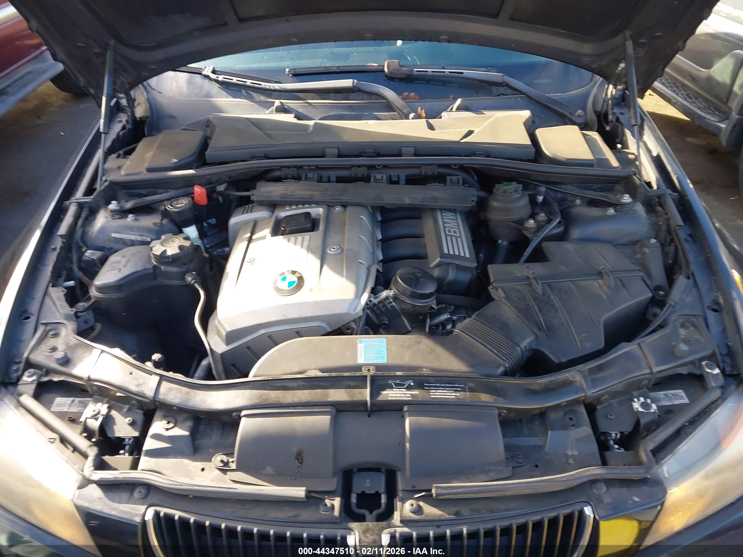 BMW 325I image 10