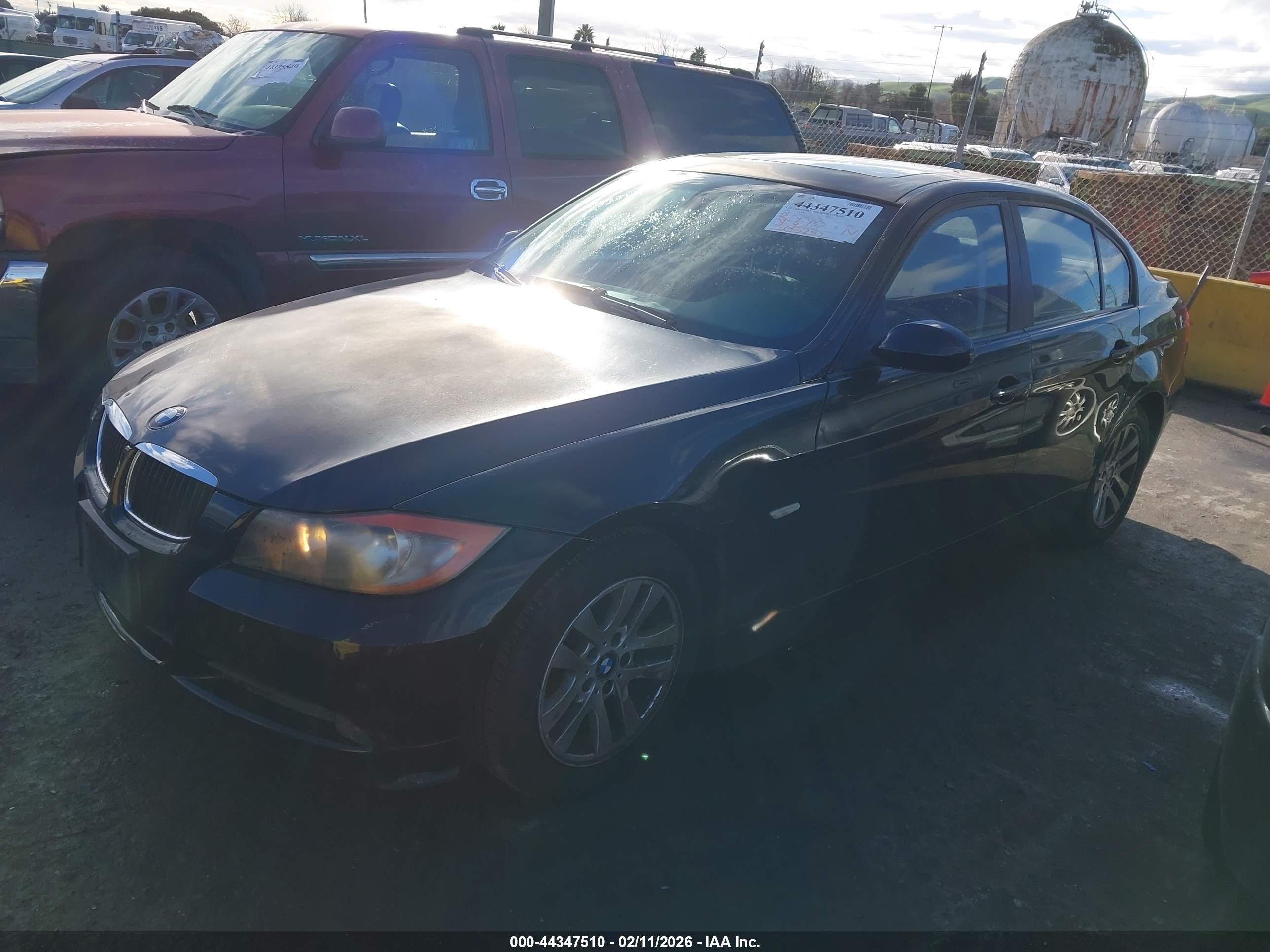 BMW 325I image 2