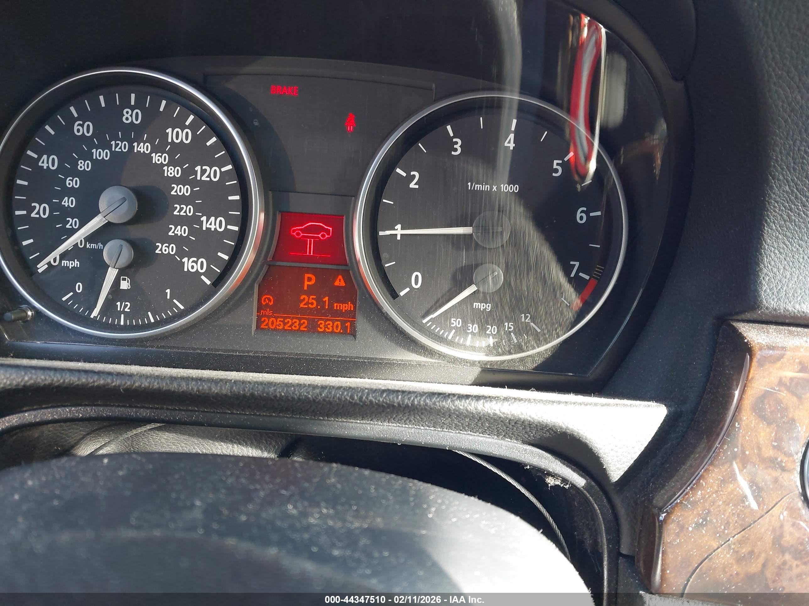 BMW 325I image 7