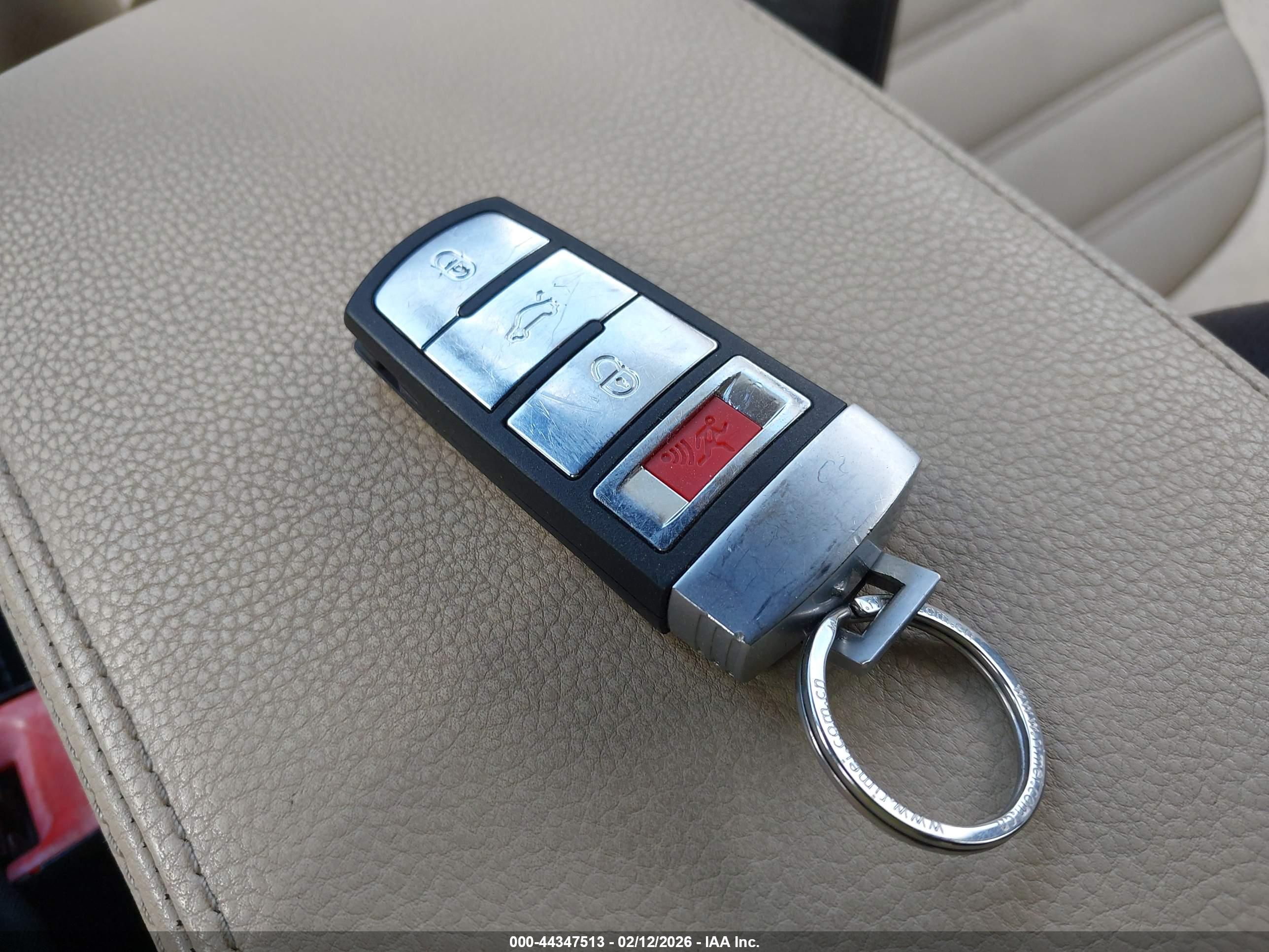 VOLKSWAGEN CC image 11