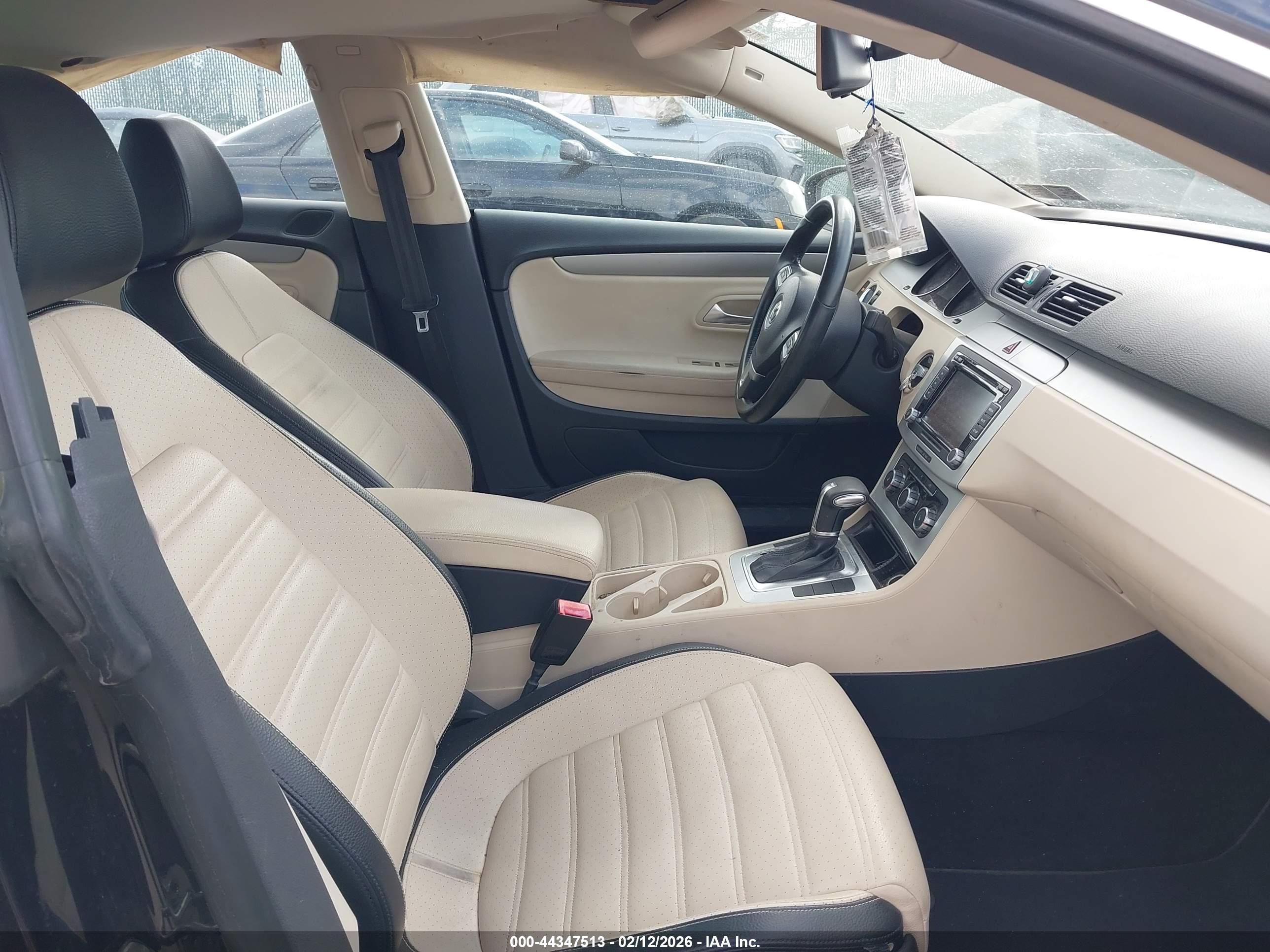 VOLKSWAGEN CC image 5