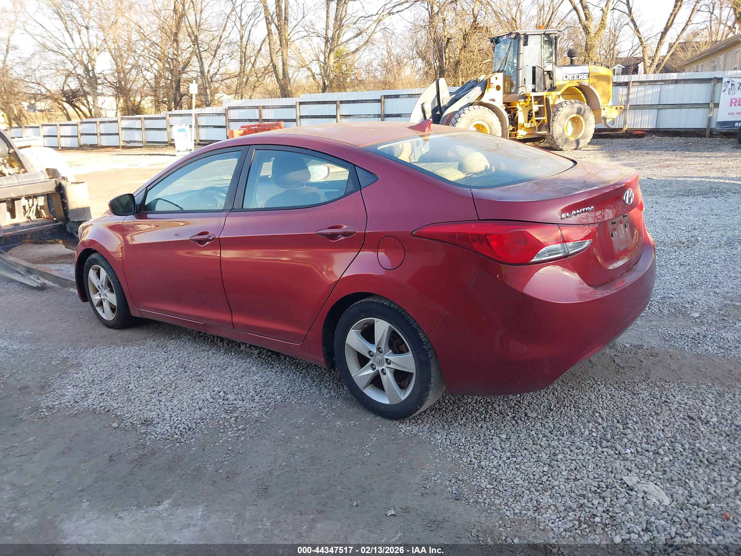 HYUNDAI ELANTRA image 3