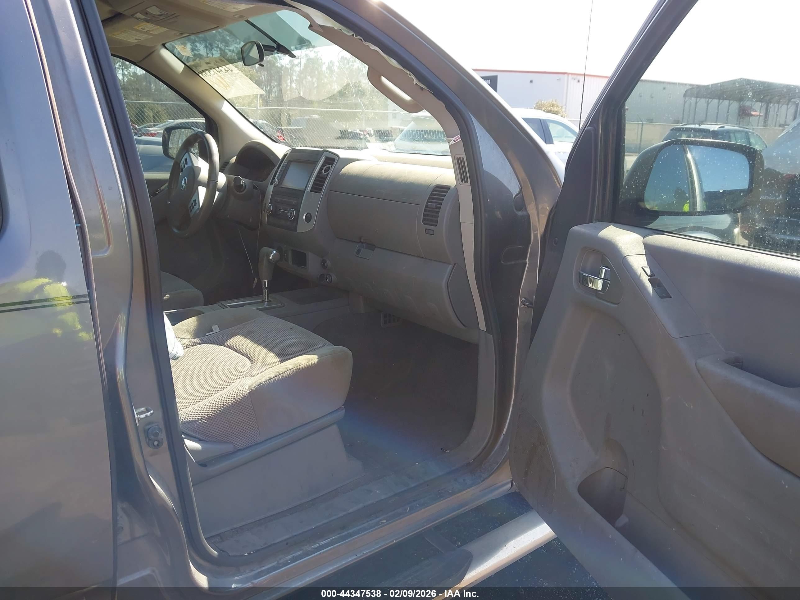 NISSAN FRONTIER image 5
