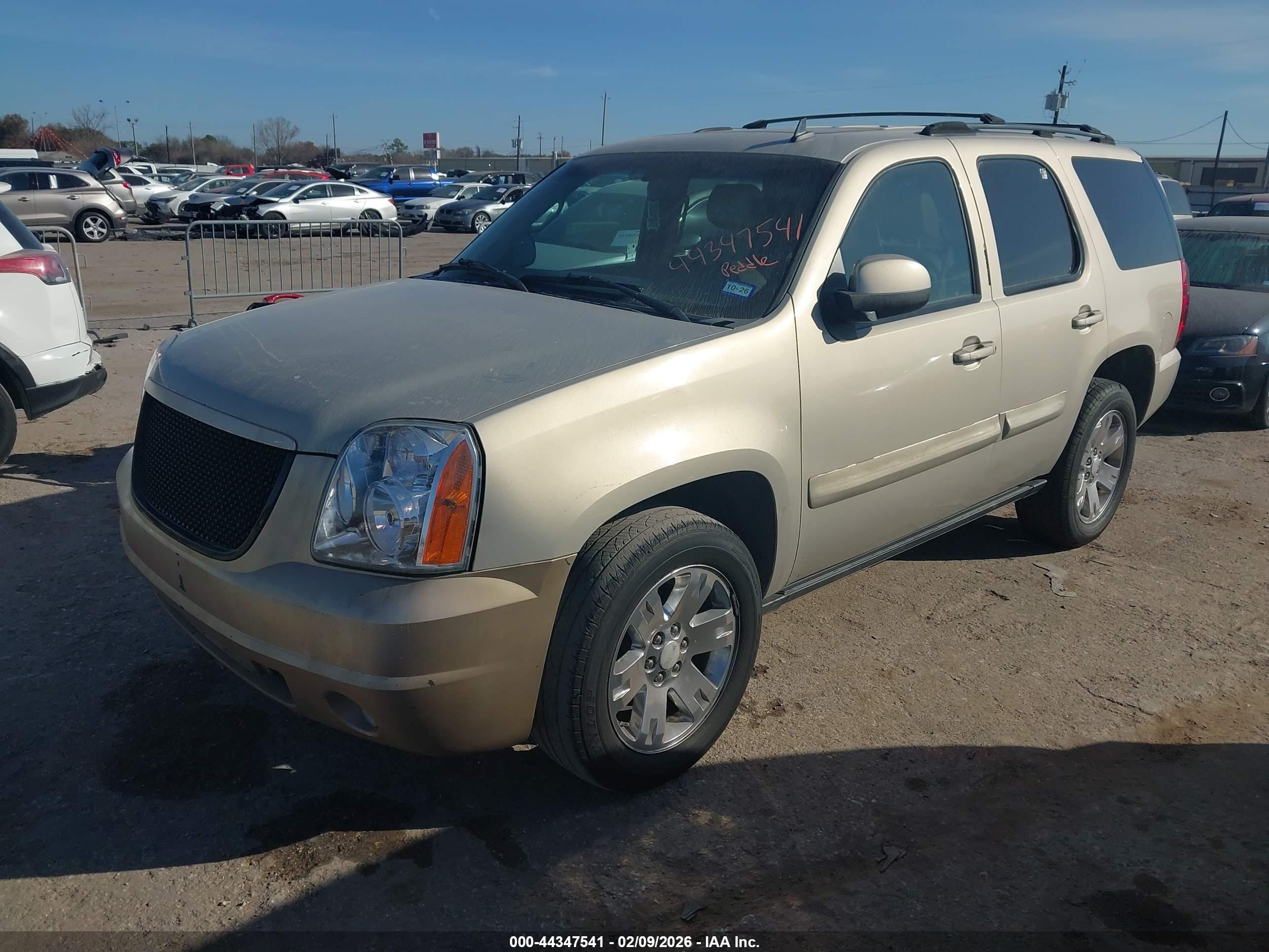 GMC YUKON image 2