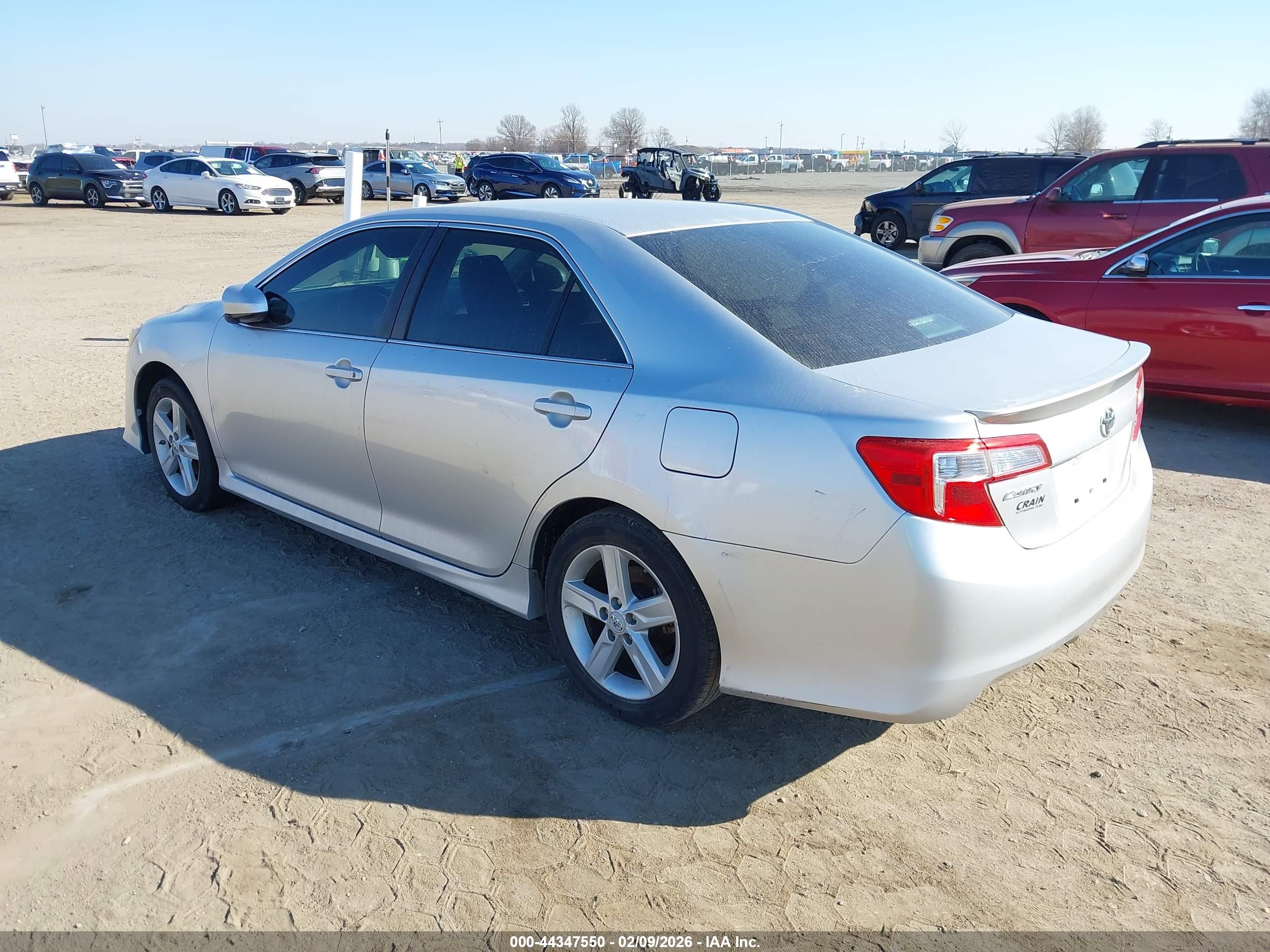 TOYOTA CAMRY image 3