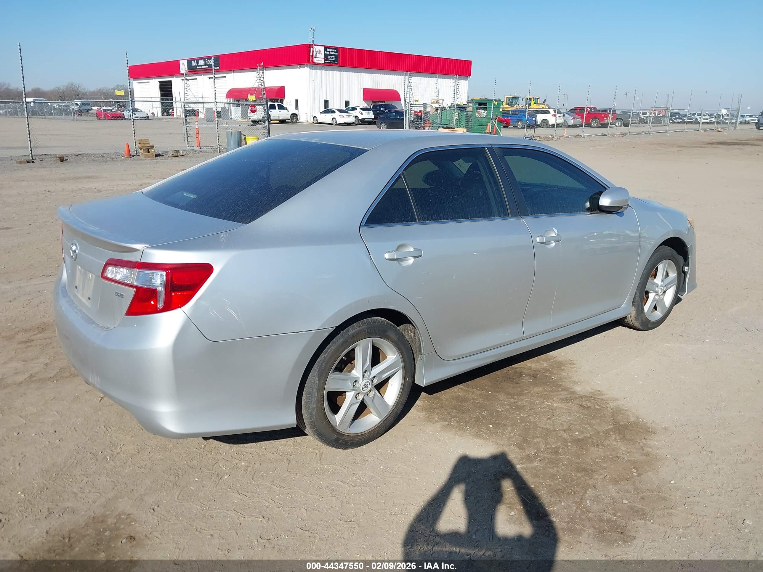 TOYOTA CAMRY image 4