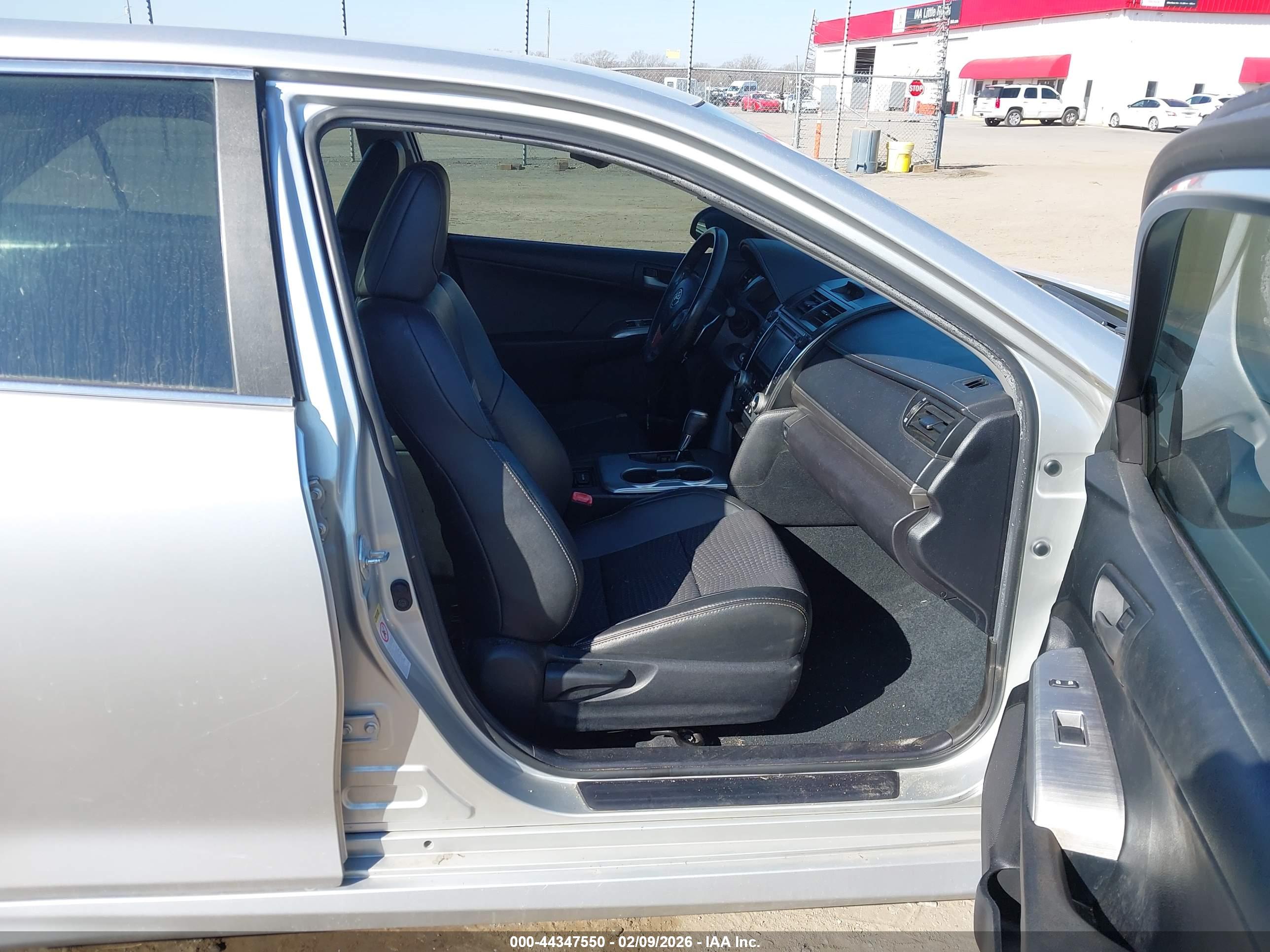 TOYOTA CAMRY image 5