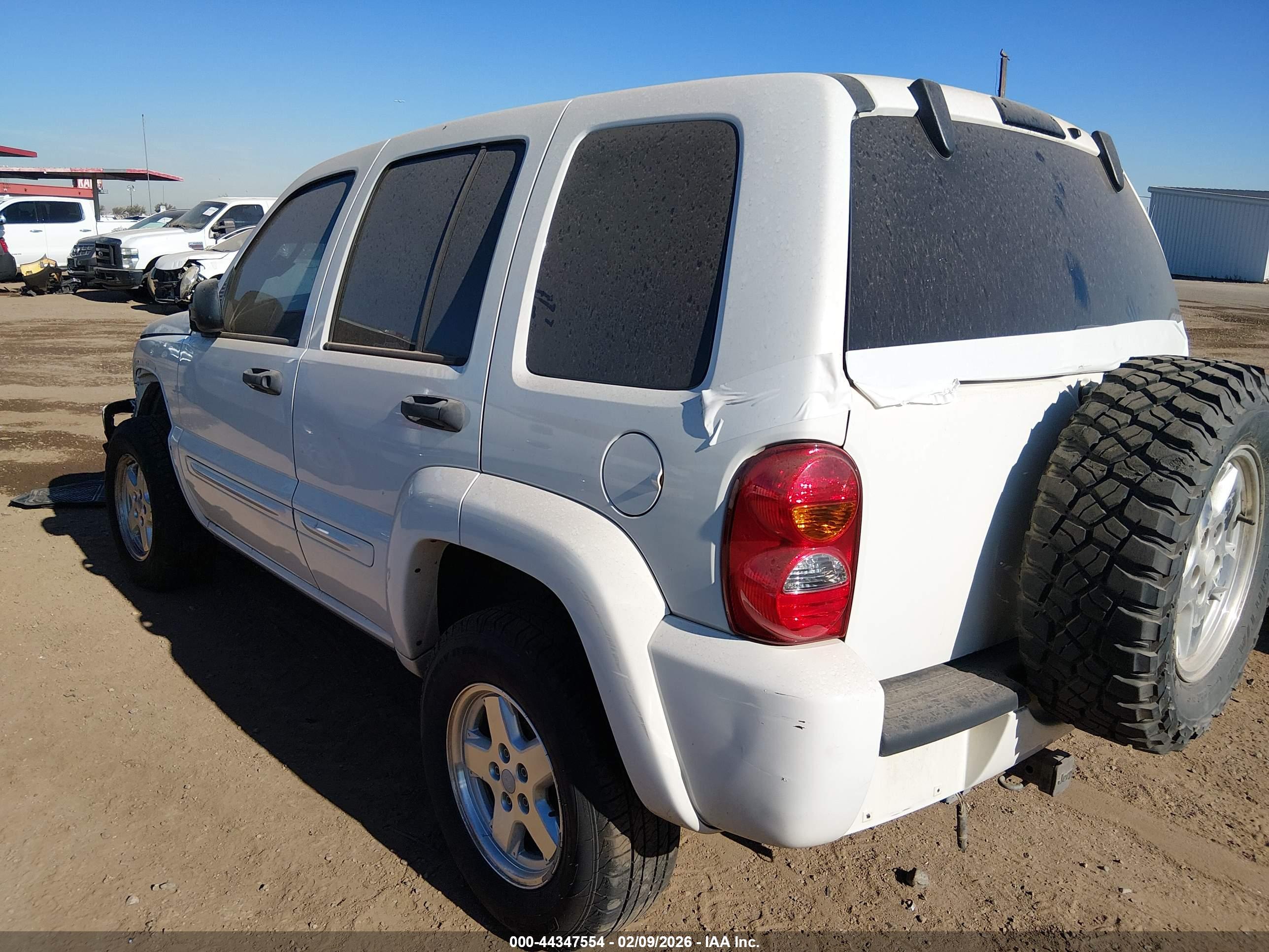 JEEP LIBERTY image 3