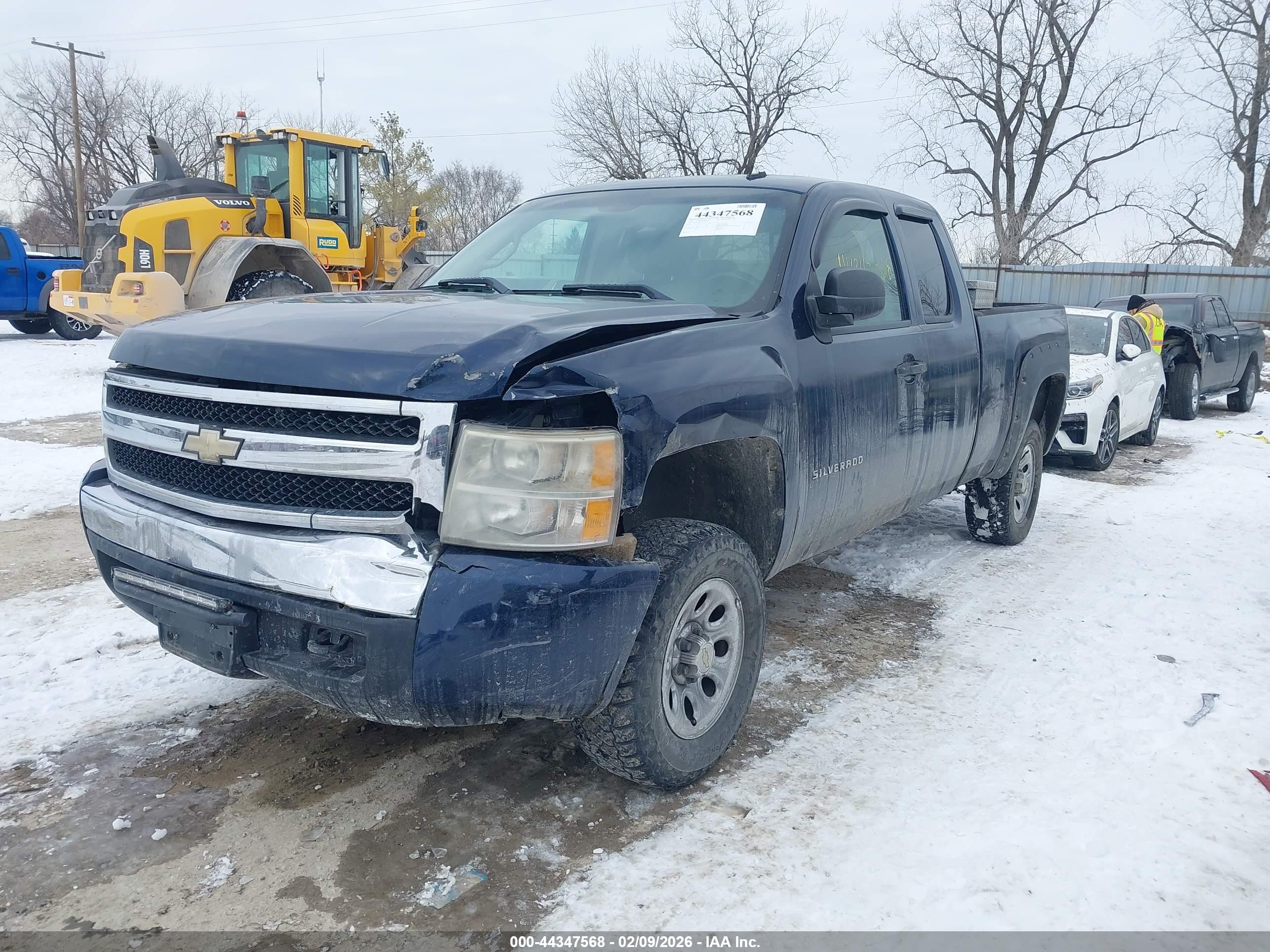 CHEVROLET SILVERADO image 2