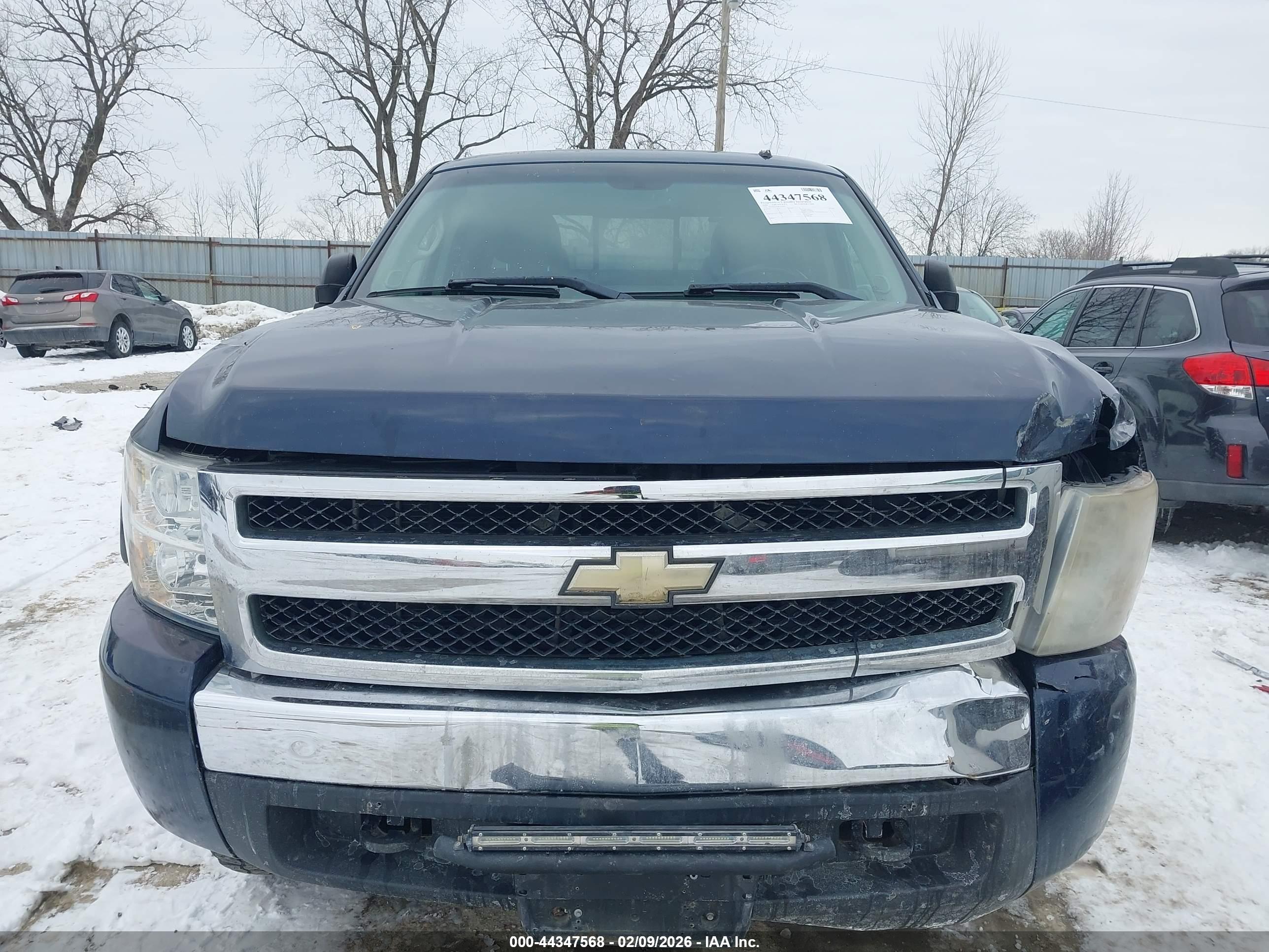 CHEVROLET SILVERADO image 6