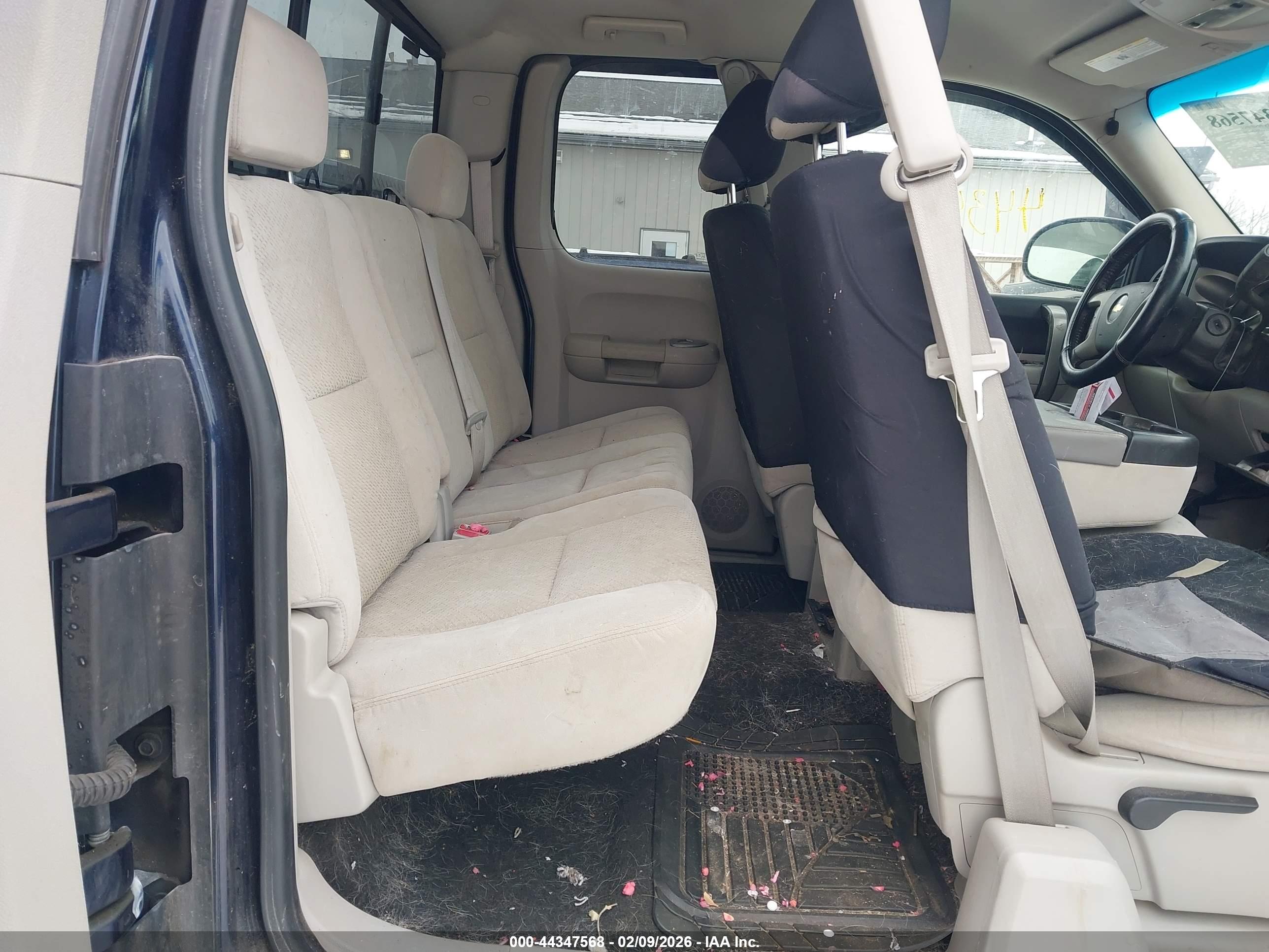 CHEVROLET SILVERADO image 8