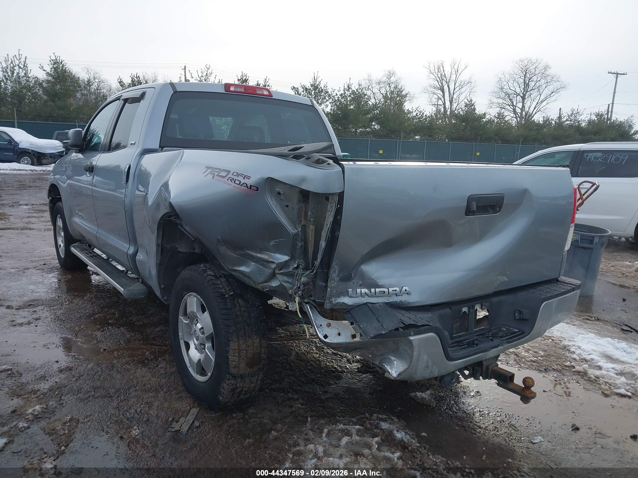 TOYOTA TUNDRA image 6