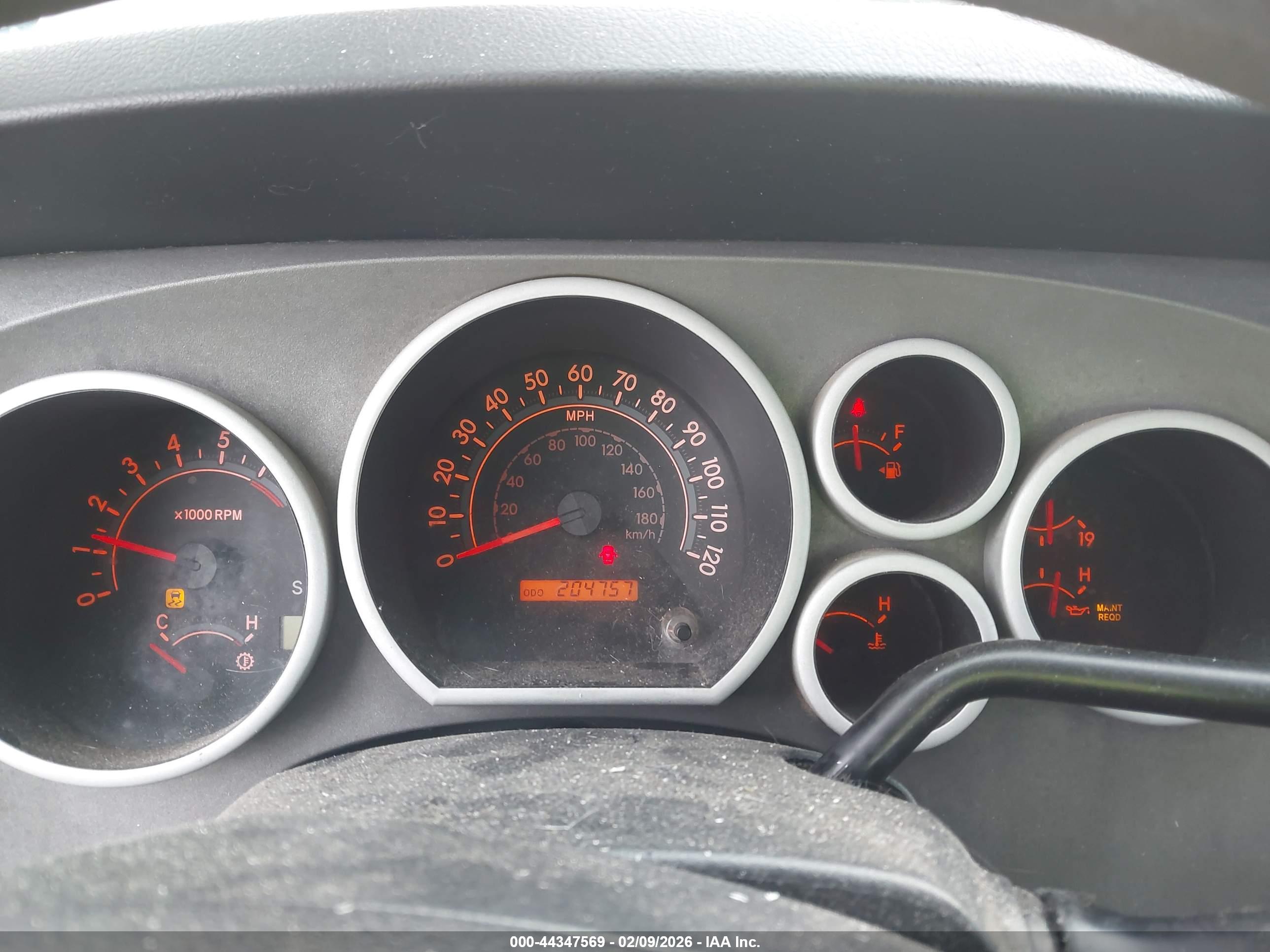 TOYOTA TUNDRA image 7