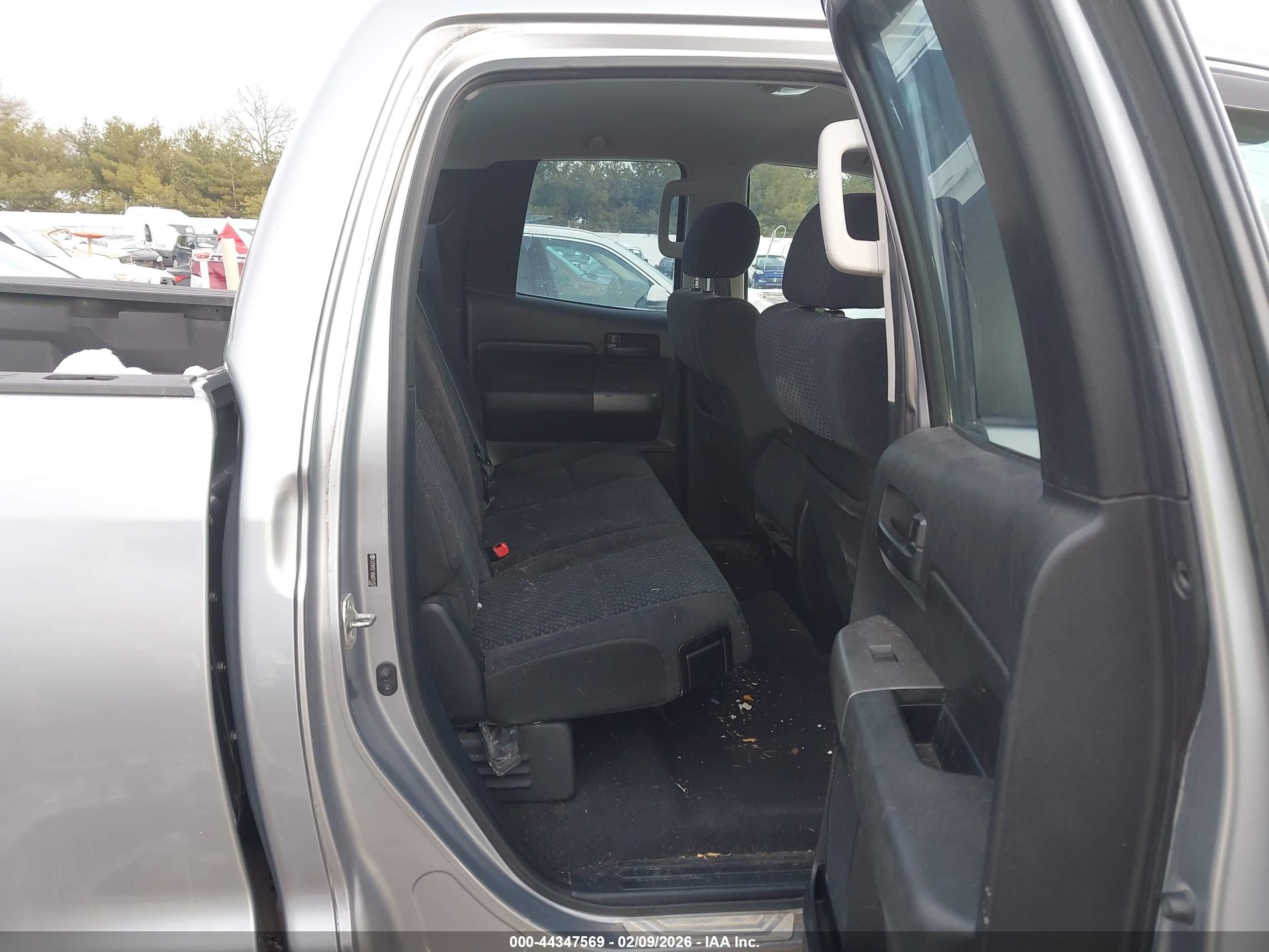 TOYOTA TUNDRA image 8