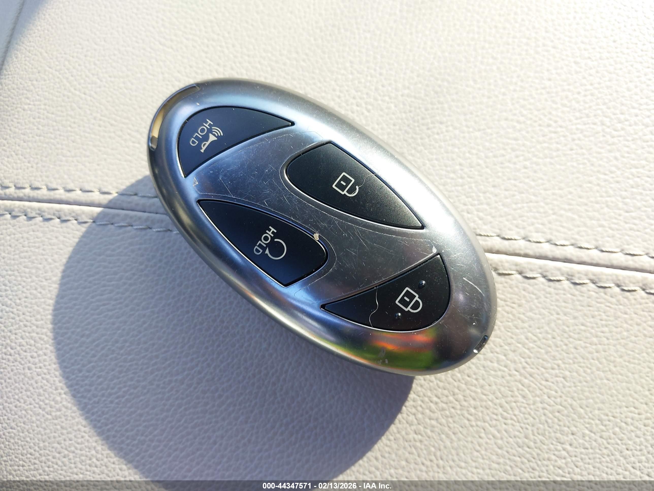 HYUNDAI TUCSON image 11