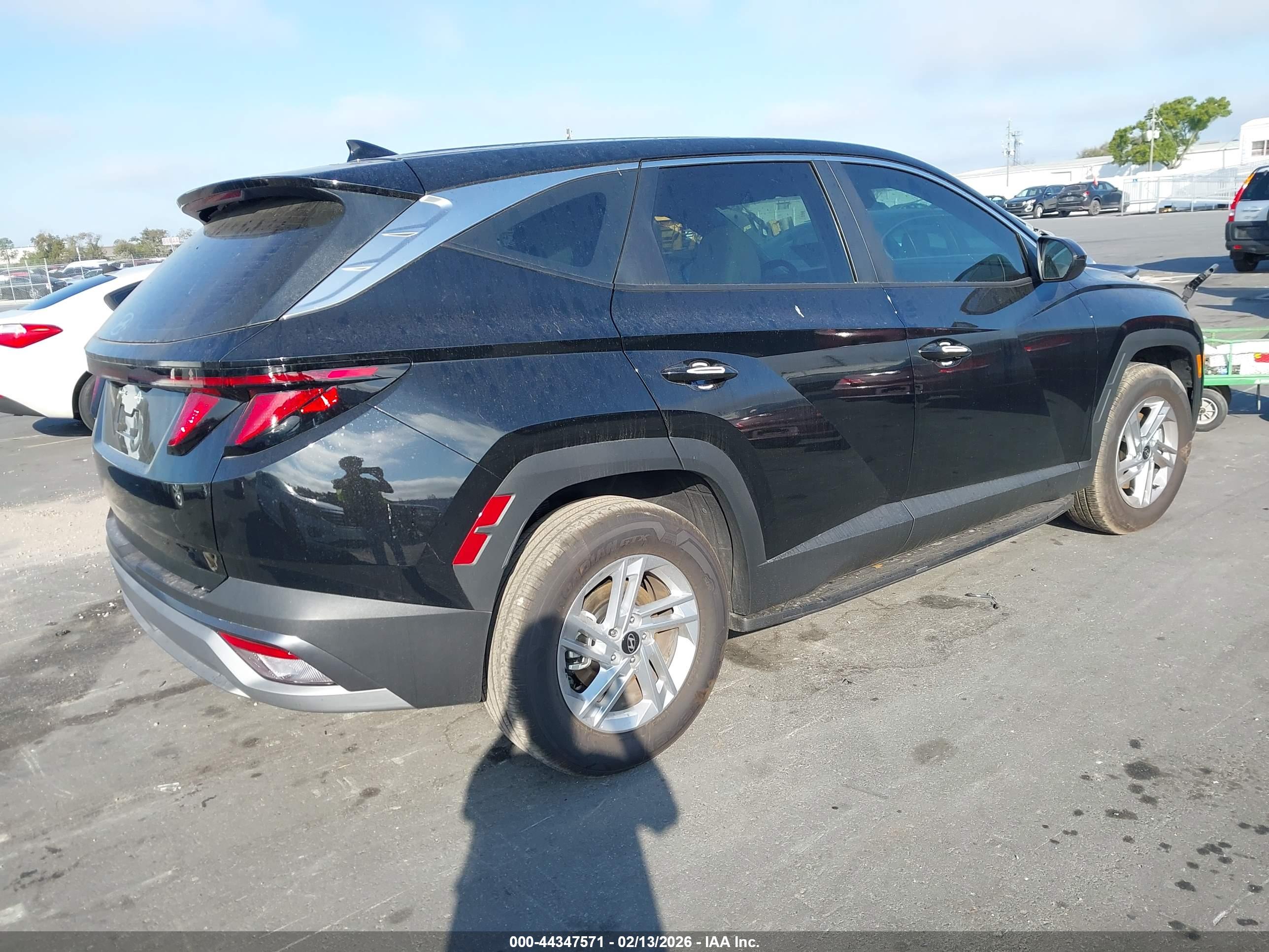 HYUNDAI TUCSON image 4