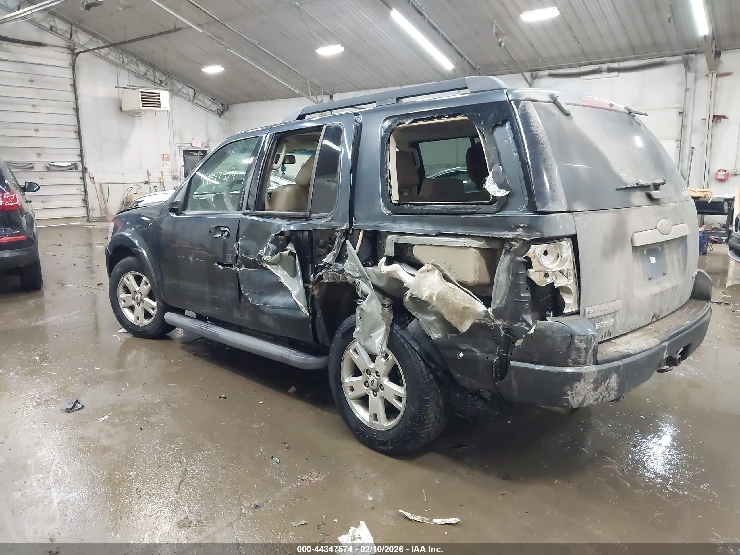FORD EXPLORER image 3