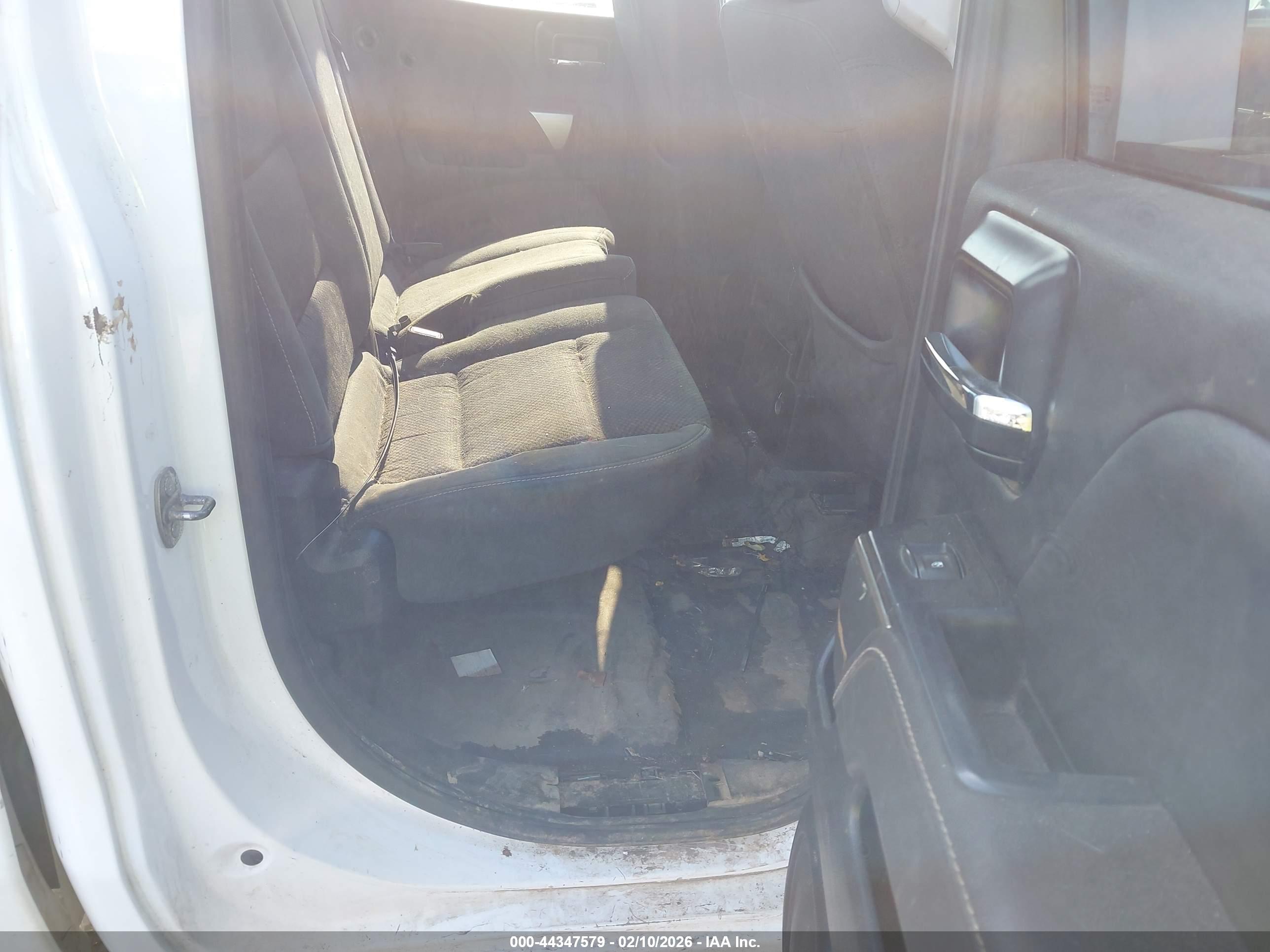 CHEVROLET SILVERADO image 8