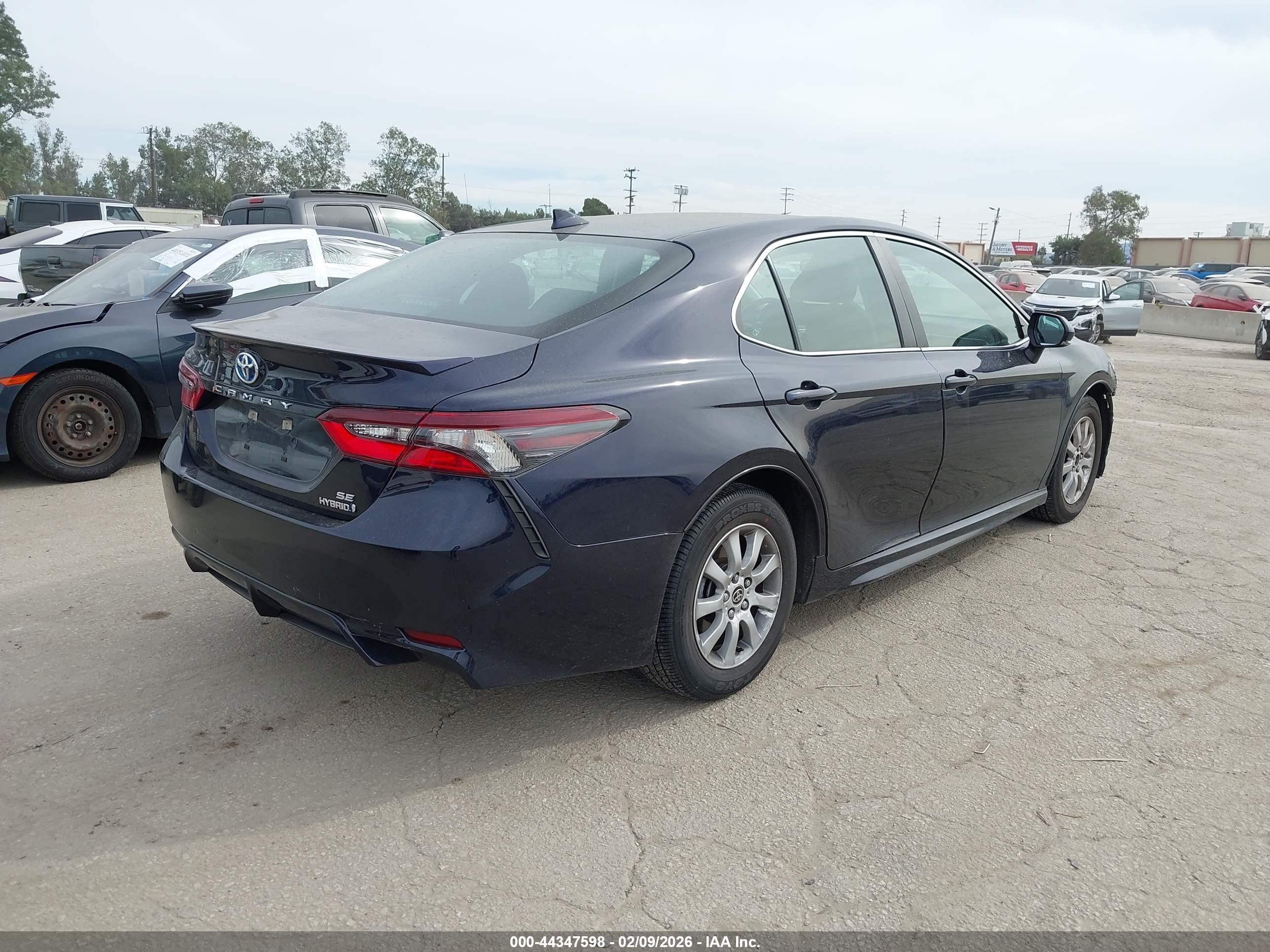 TOYOTA CAMRY image 4