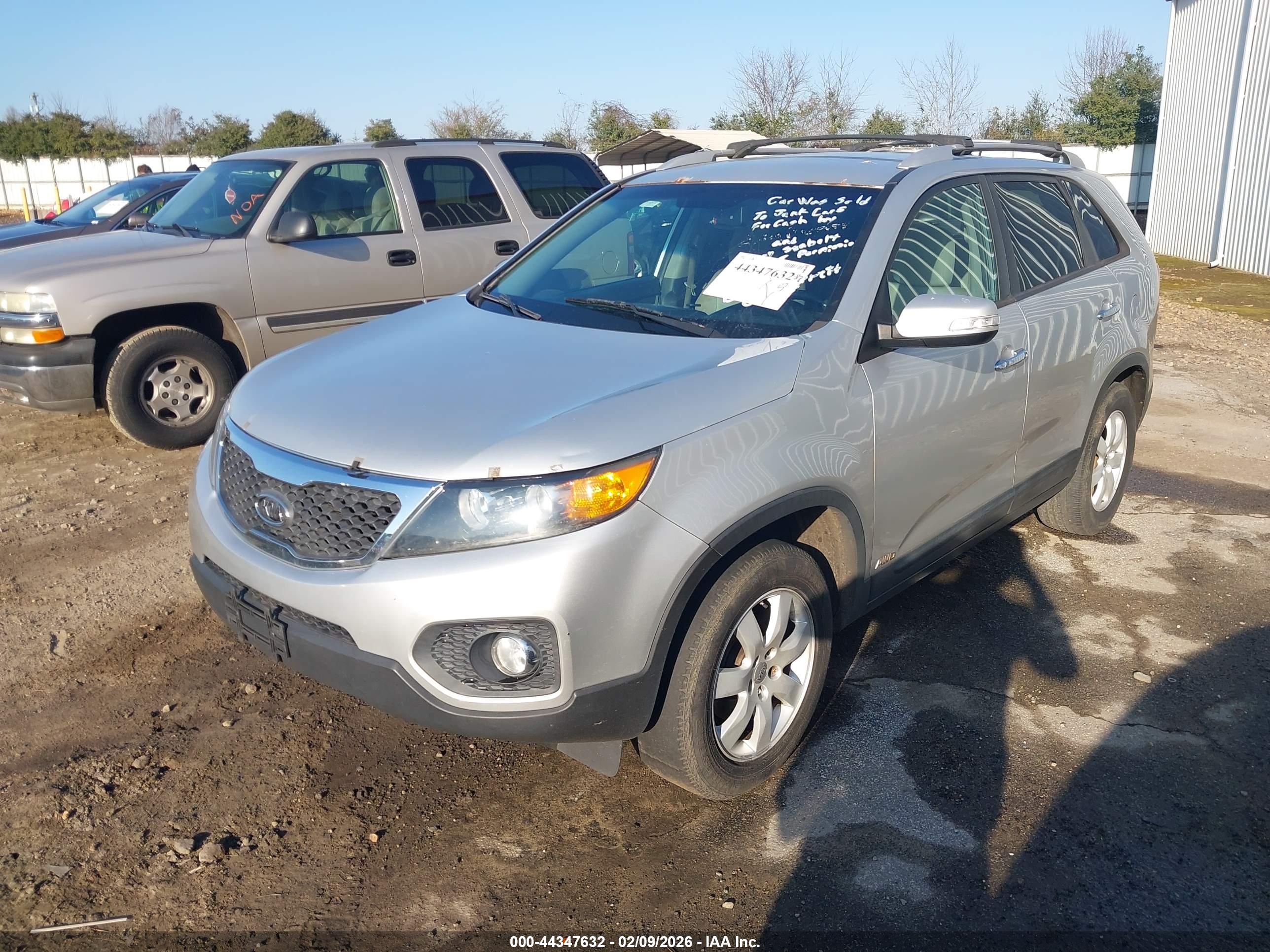 KIA SORENTO image 2