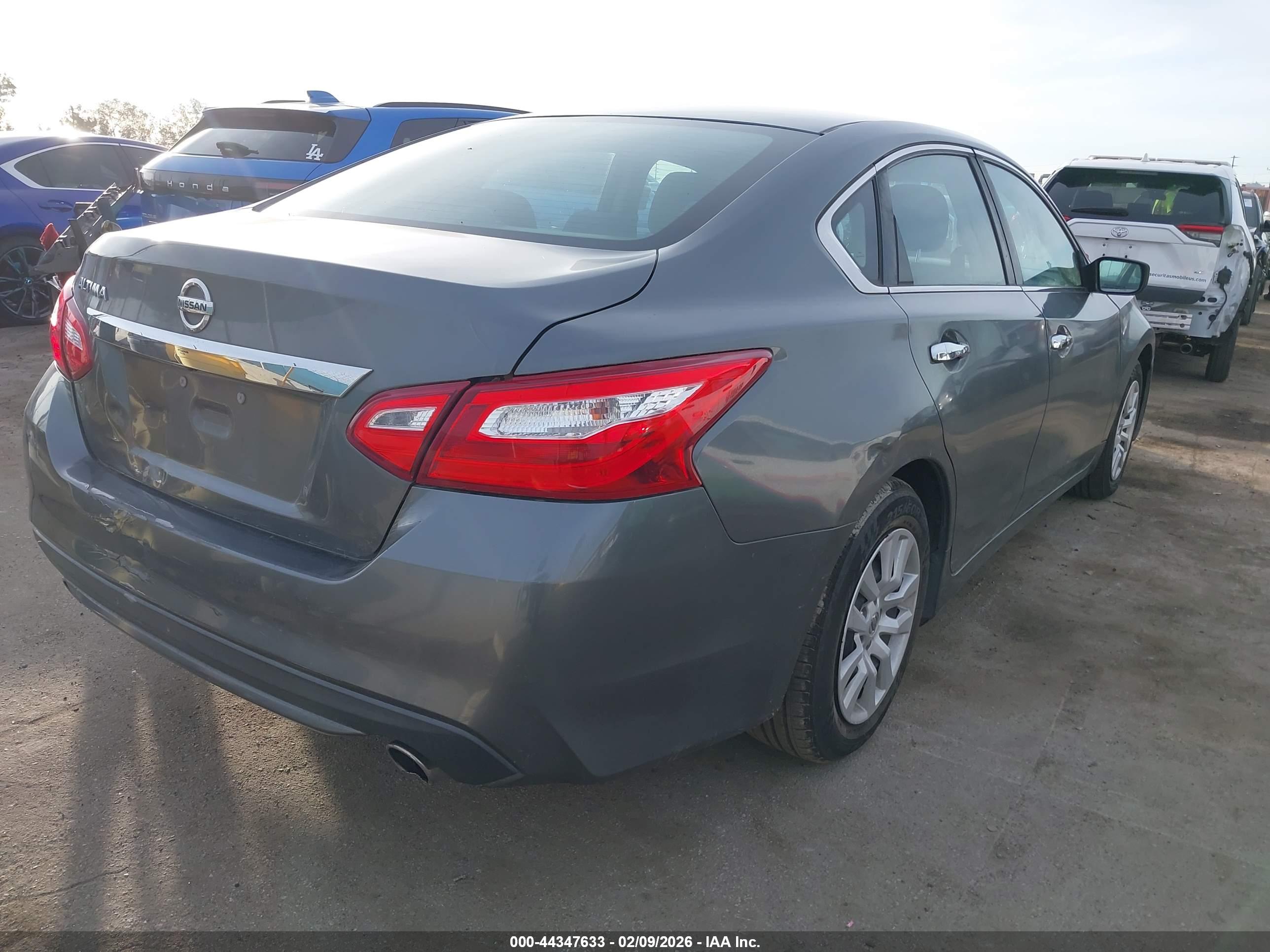 NISSAN ALTIMA image 4