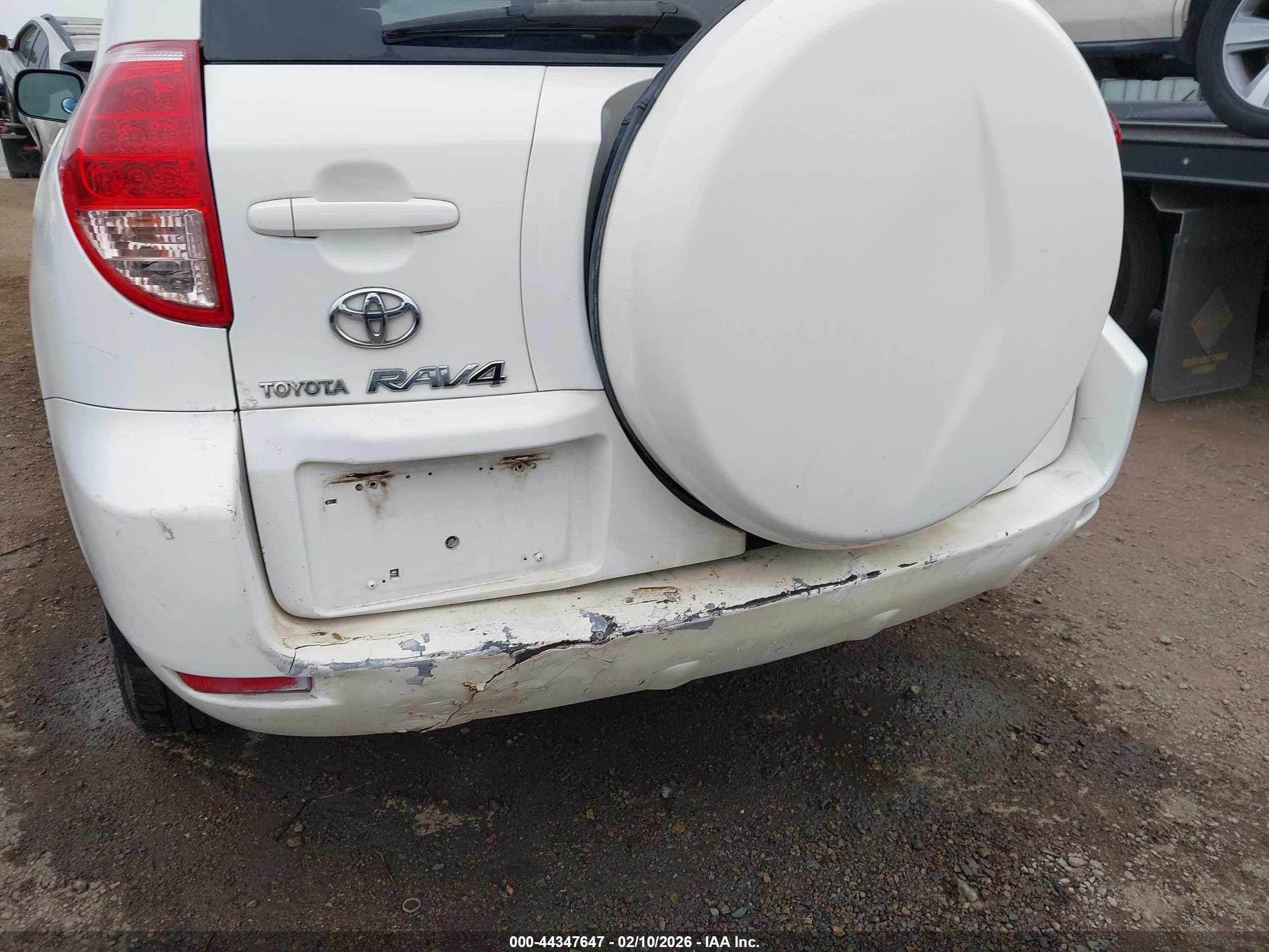 TOYOTA RAV4 image 6