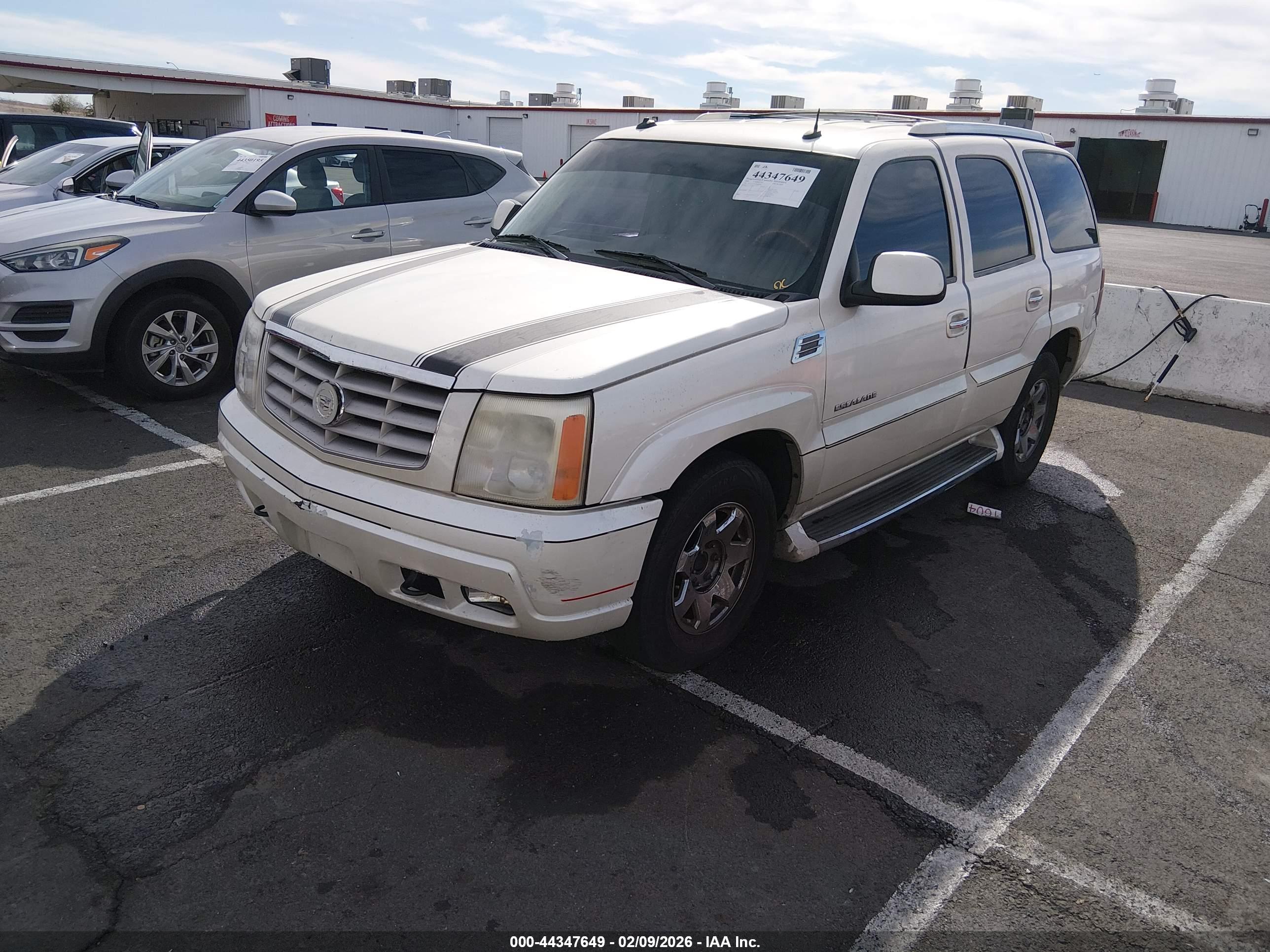 CADILLAC ESCALADE image 2