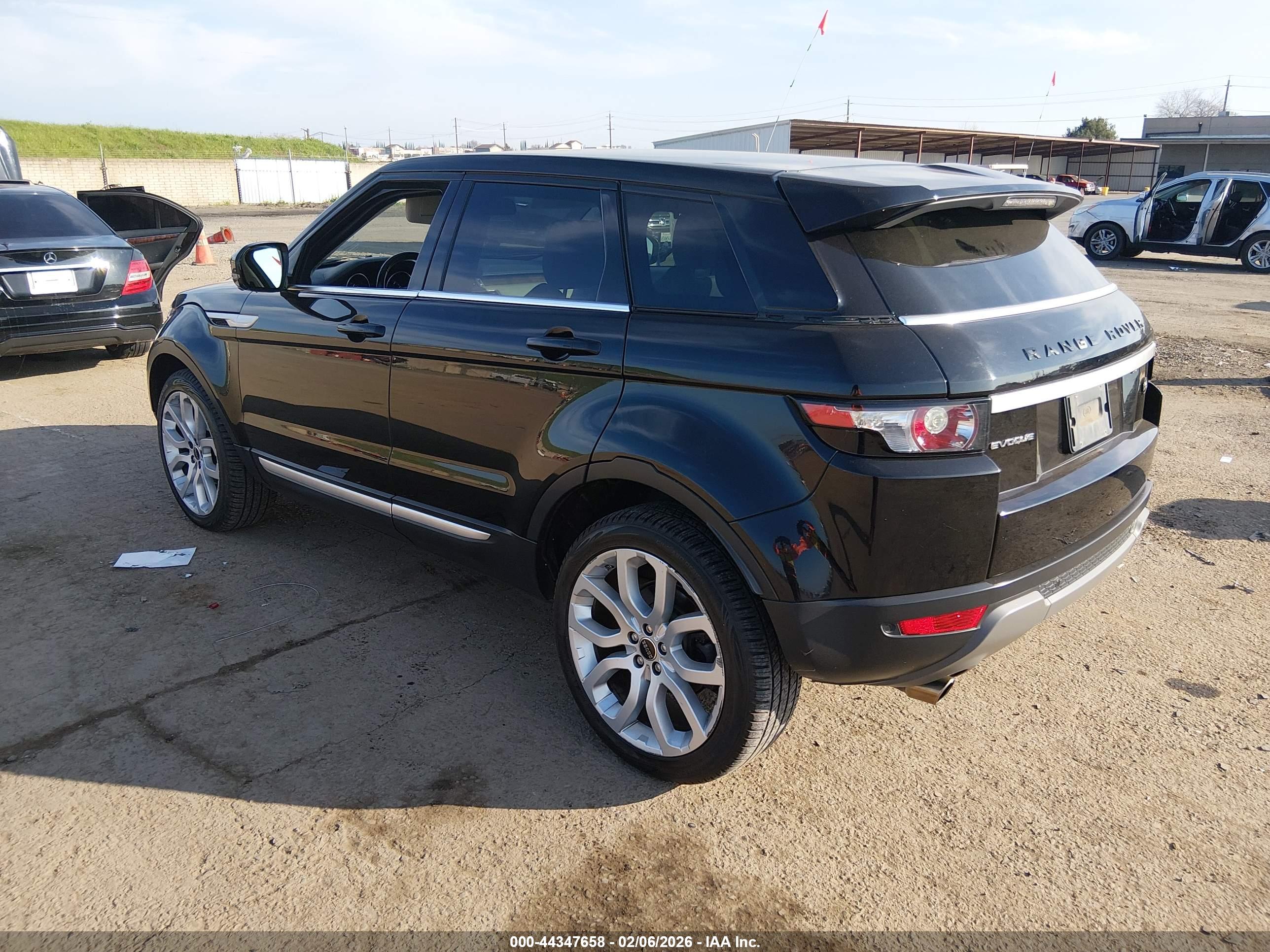 LAND ROVER image 3