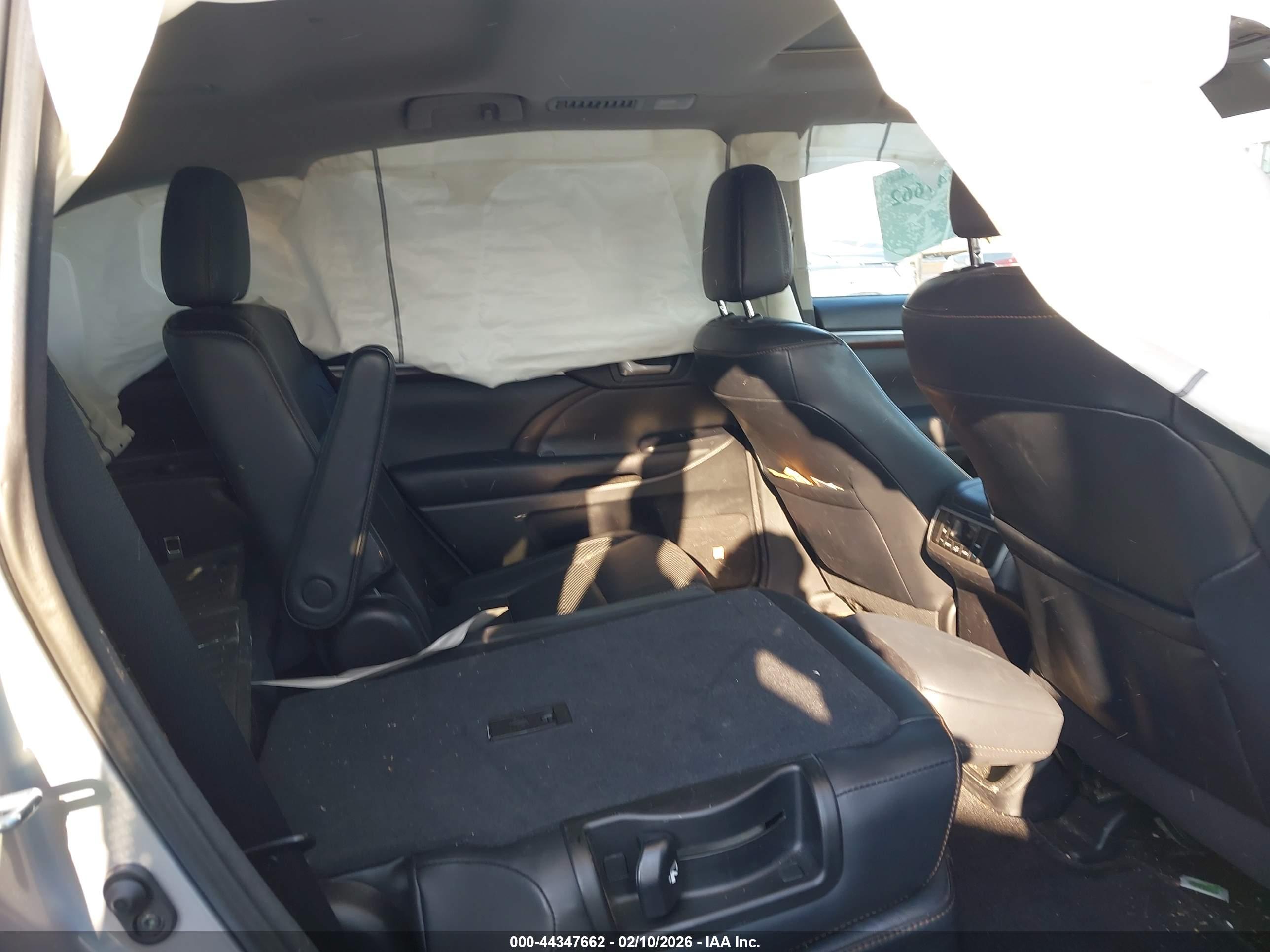TOYOTA HIGHLANDER image 8