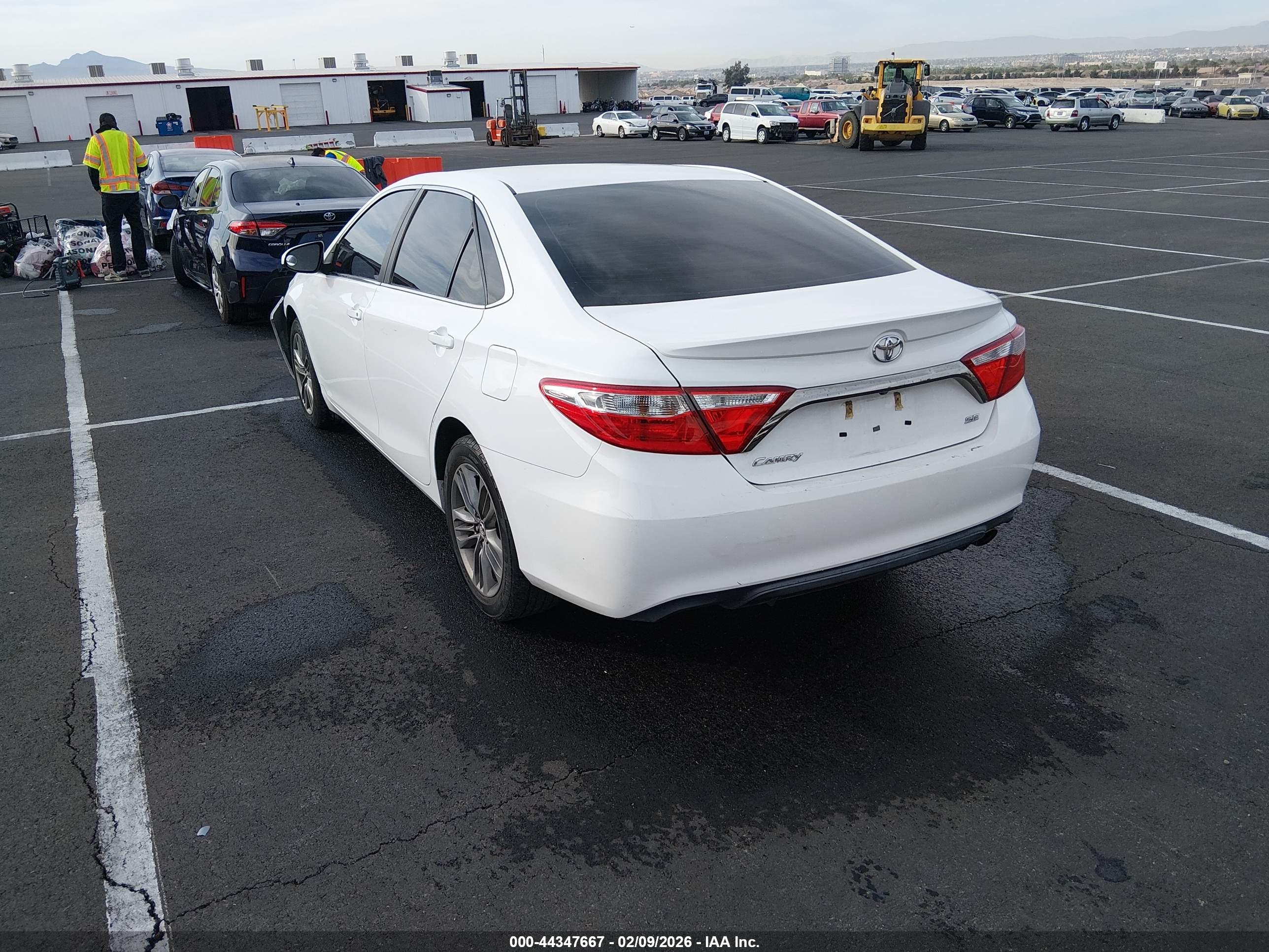 TOYOTA CAMRY image 3