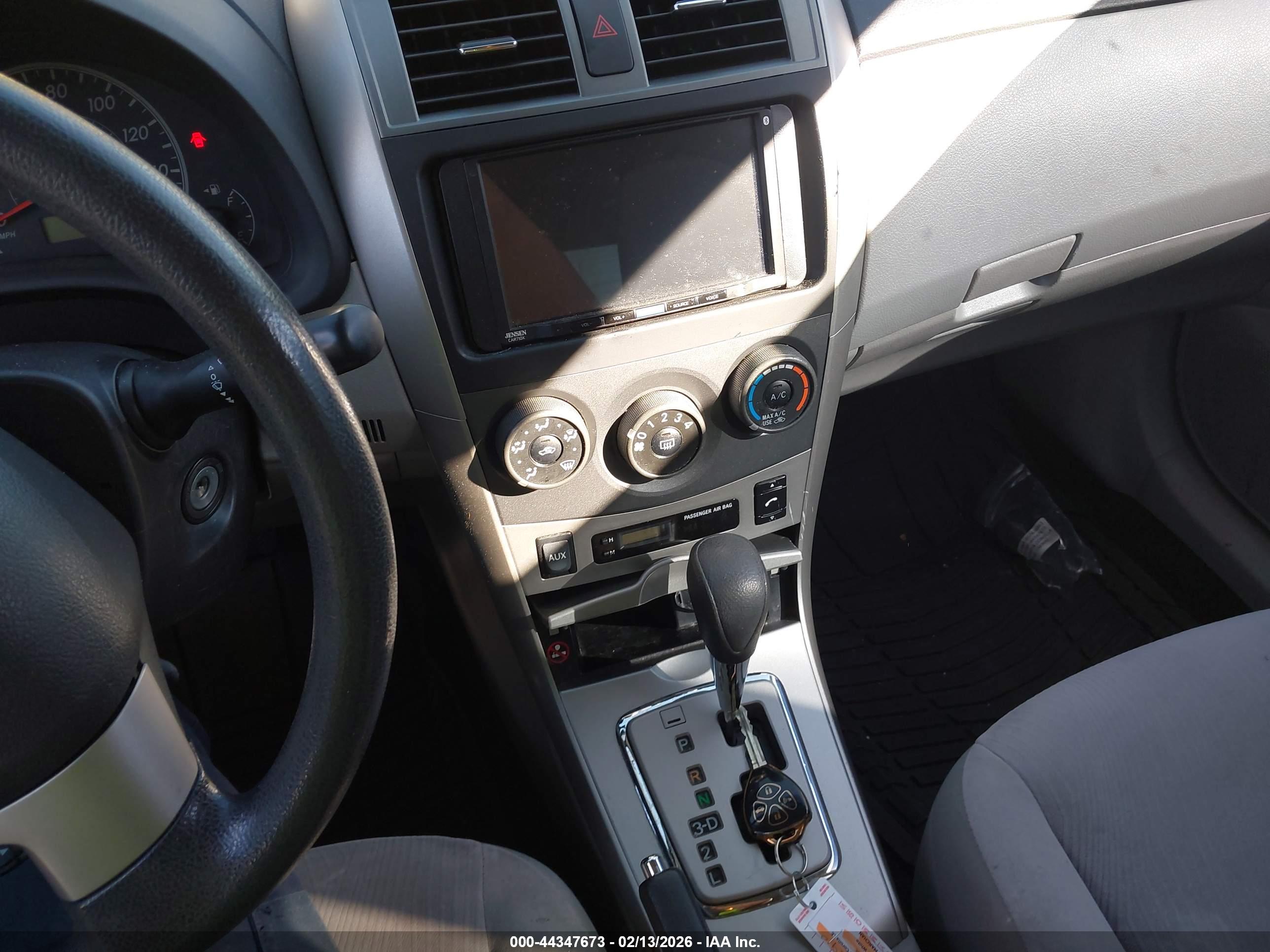 TOYOTA COROLLA image 11