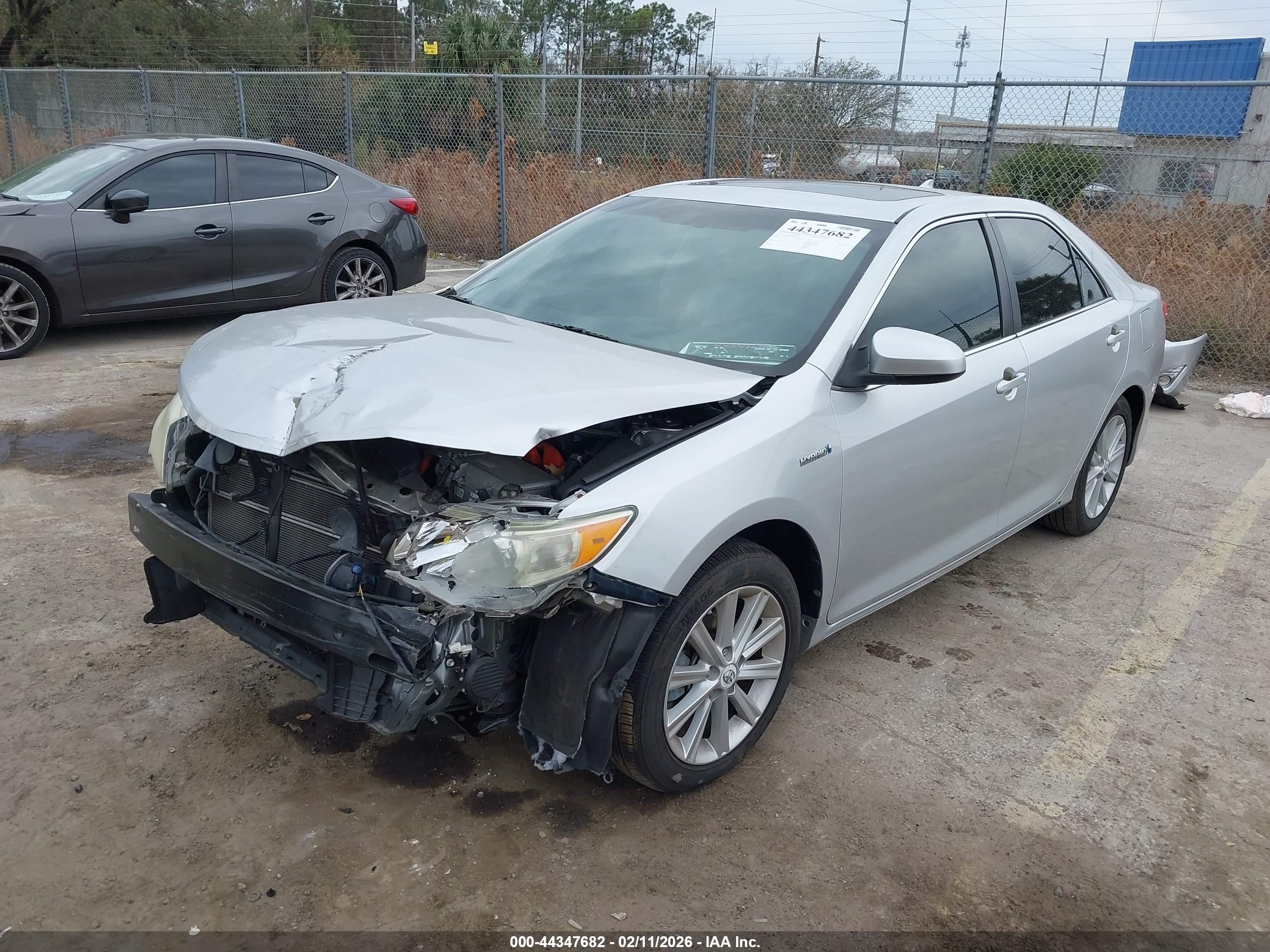 TOYOTA CAMRY image 2