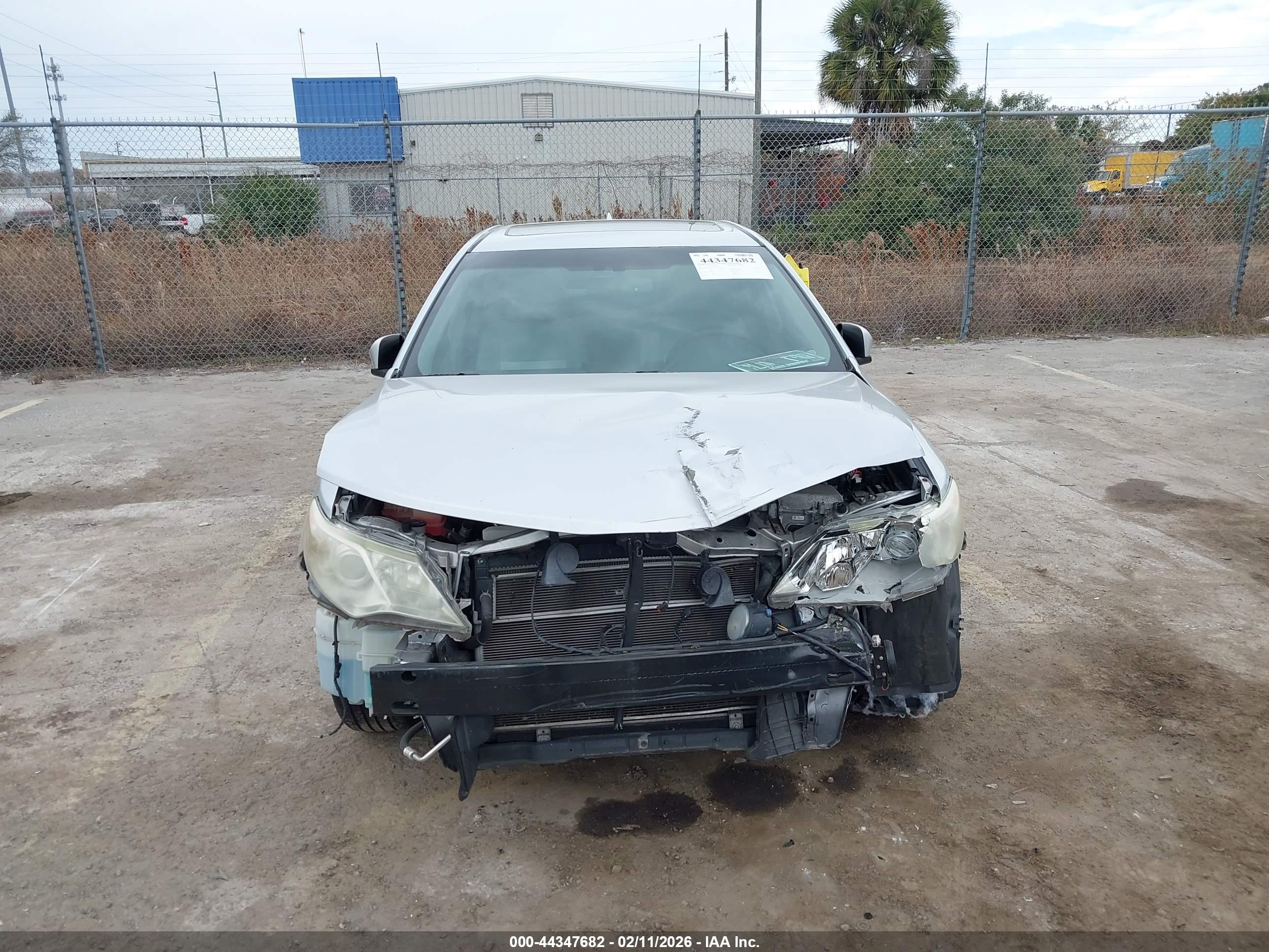 TOYOTA CAMRY image 6